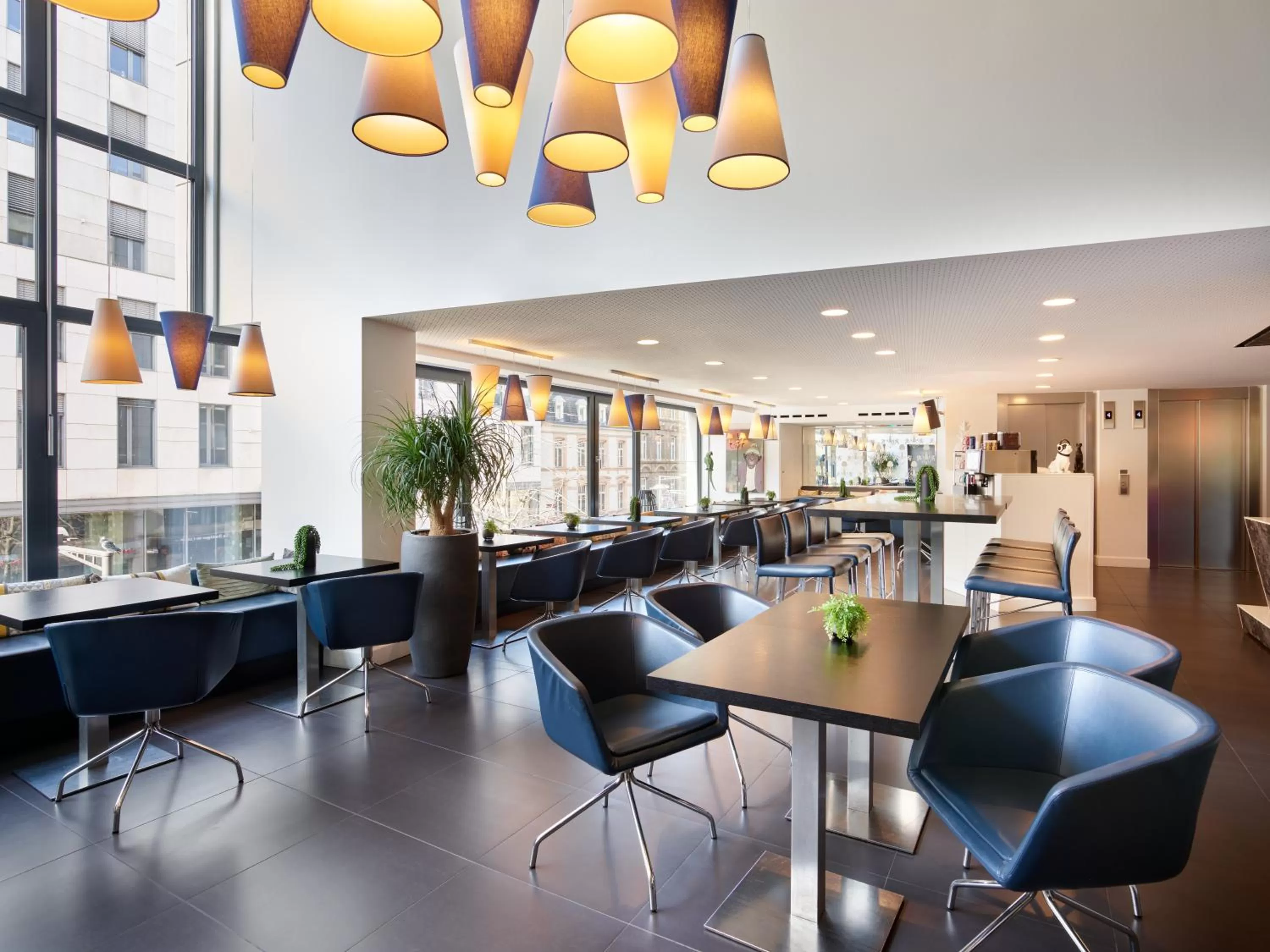 Restaurant/places to eat in Park Inn by Radisson Luxembourg City