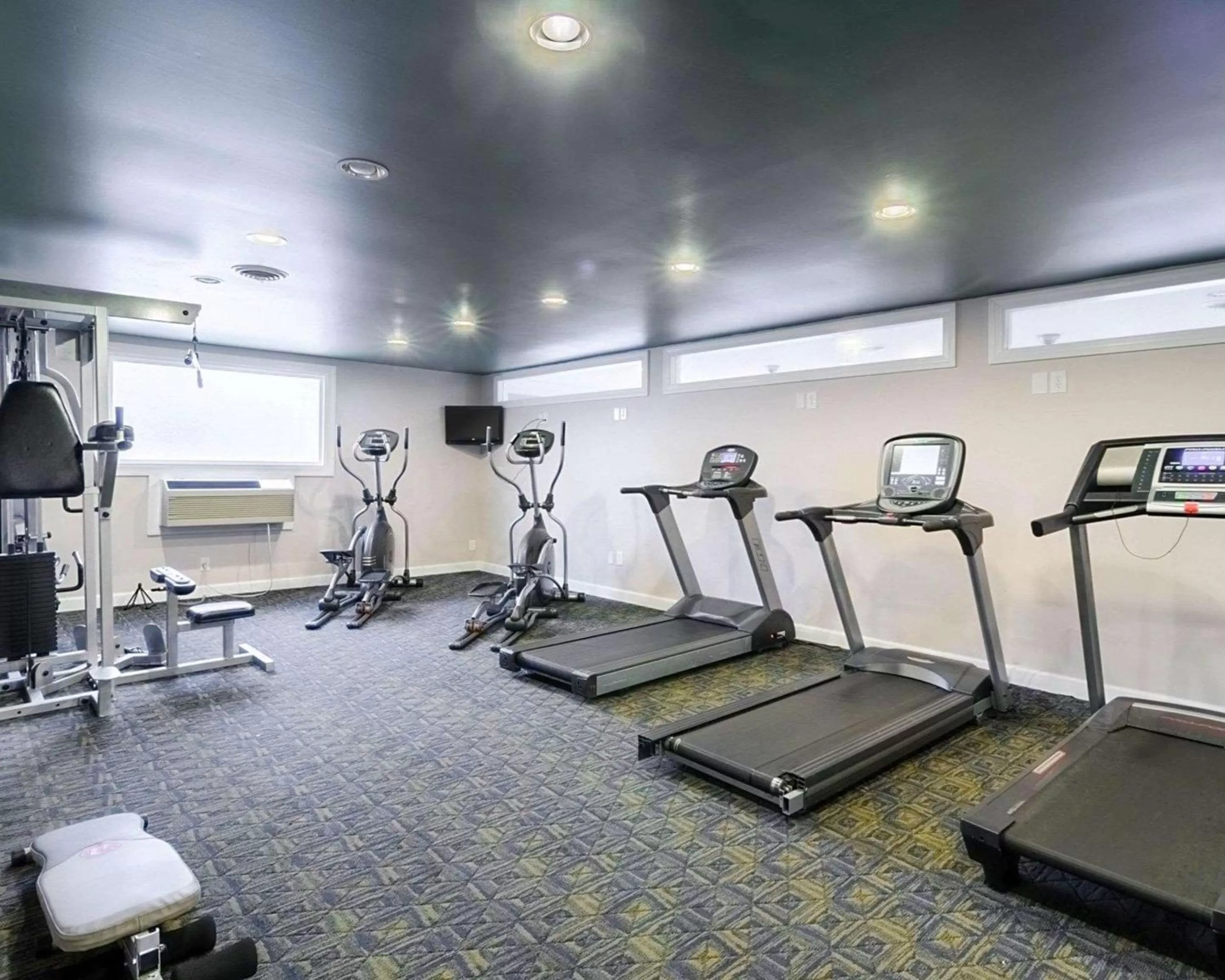 Fitness centre/facilities in Rodeway Inn & Suites Williamsburg Central