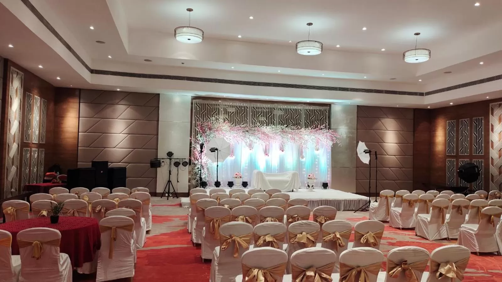 Banquet/Function facilities in Royal Orchid Central Grazia, Navi Mumbai