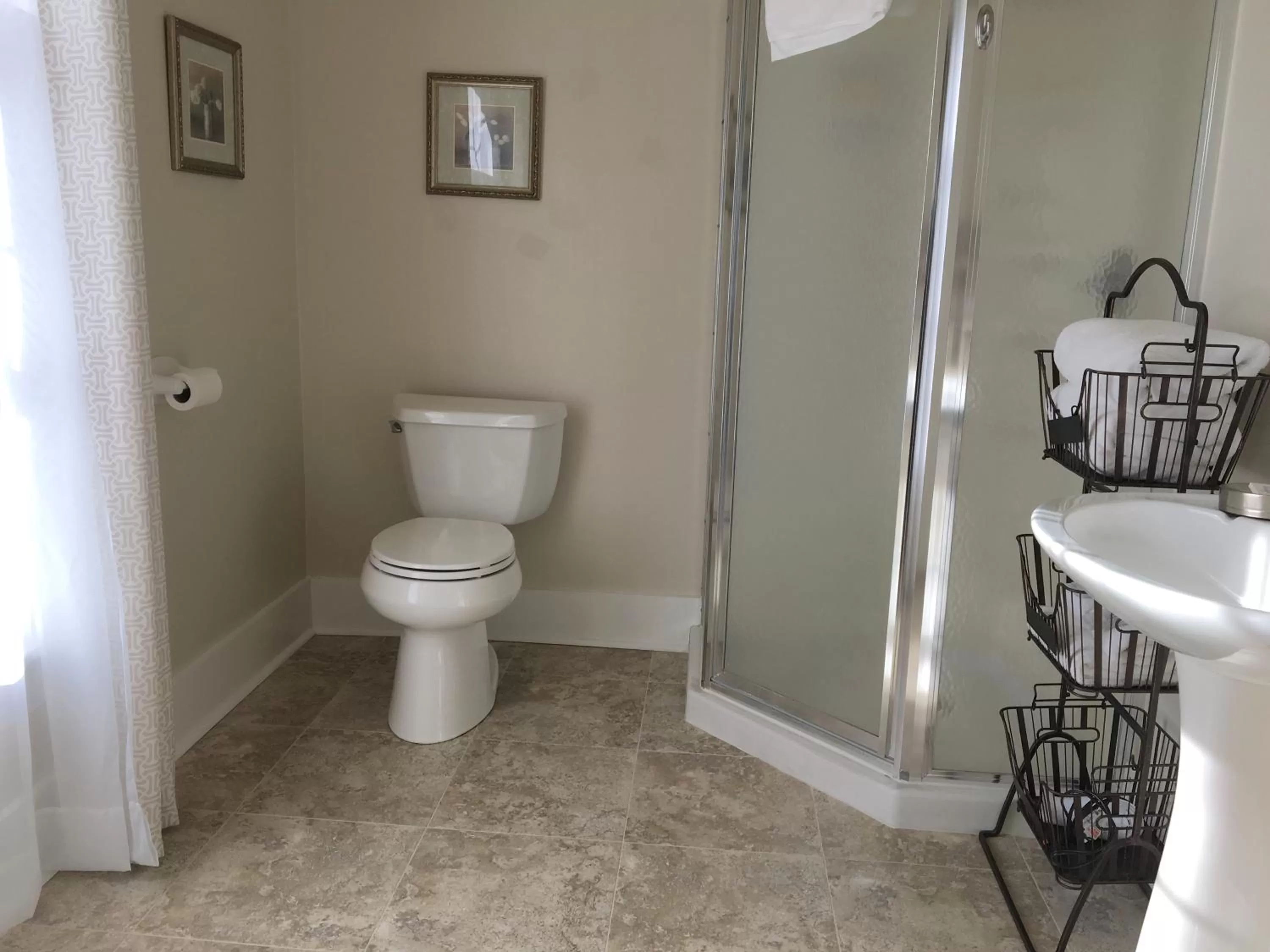 Bathroom in The Doctor's Inn