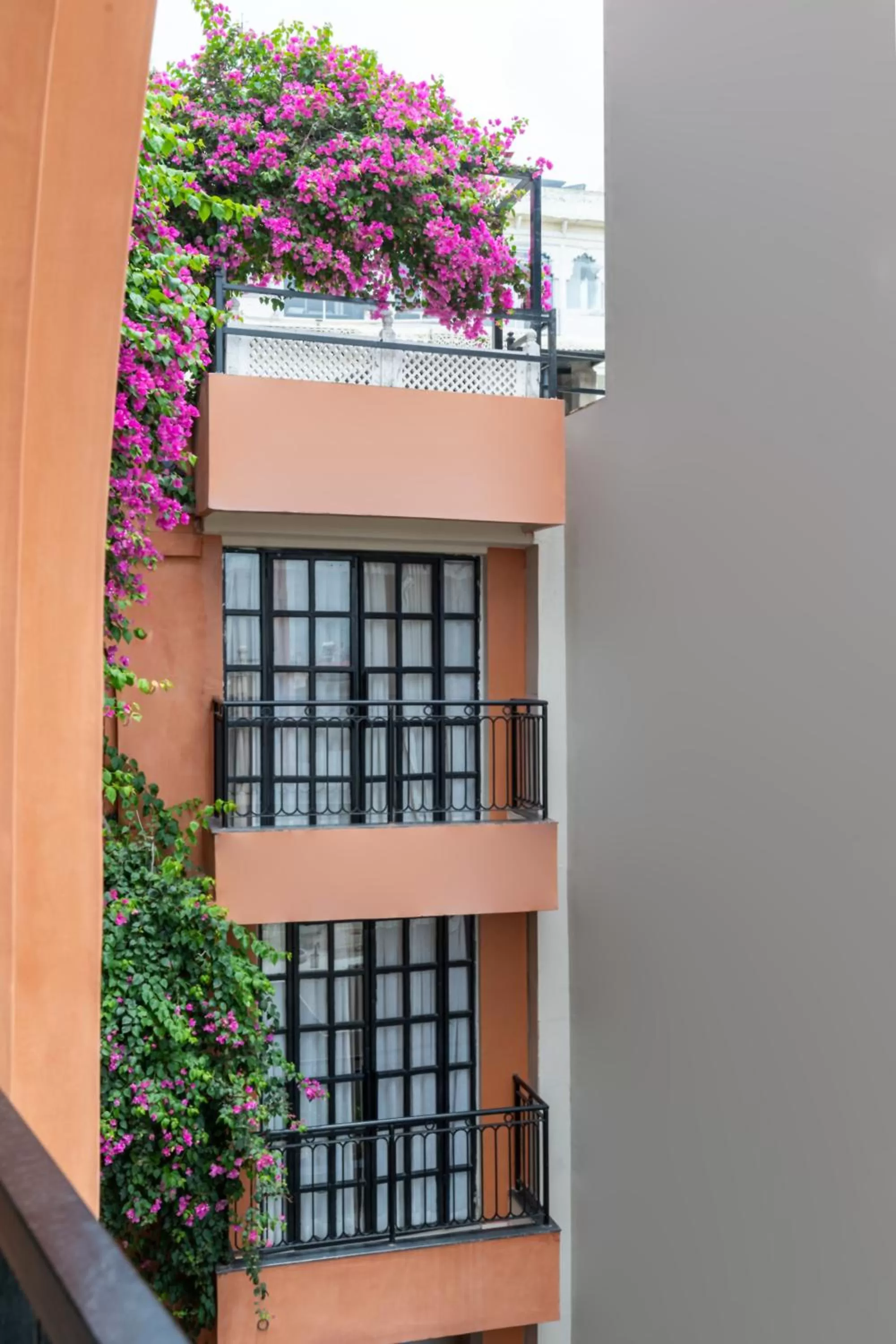 Property building in The Red Pier - My Downtown Hotels