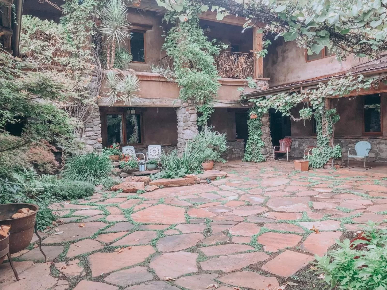 Property building in El Portal Sedona Hotel