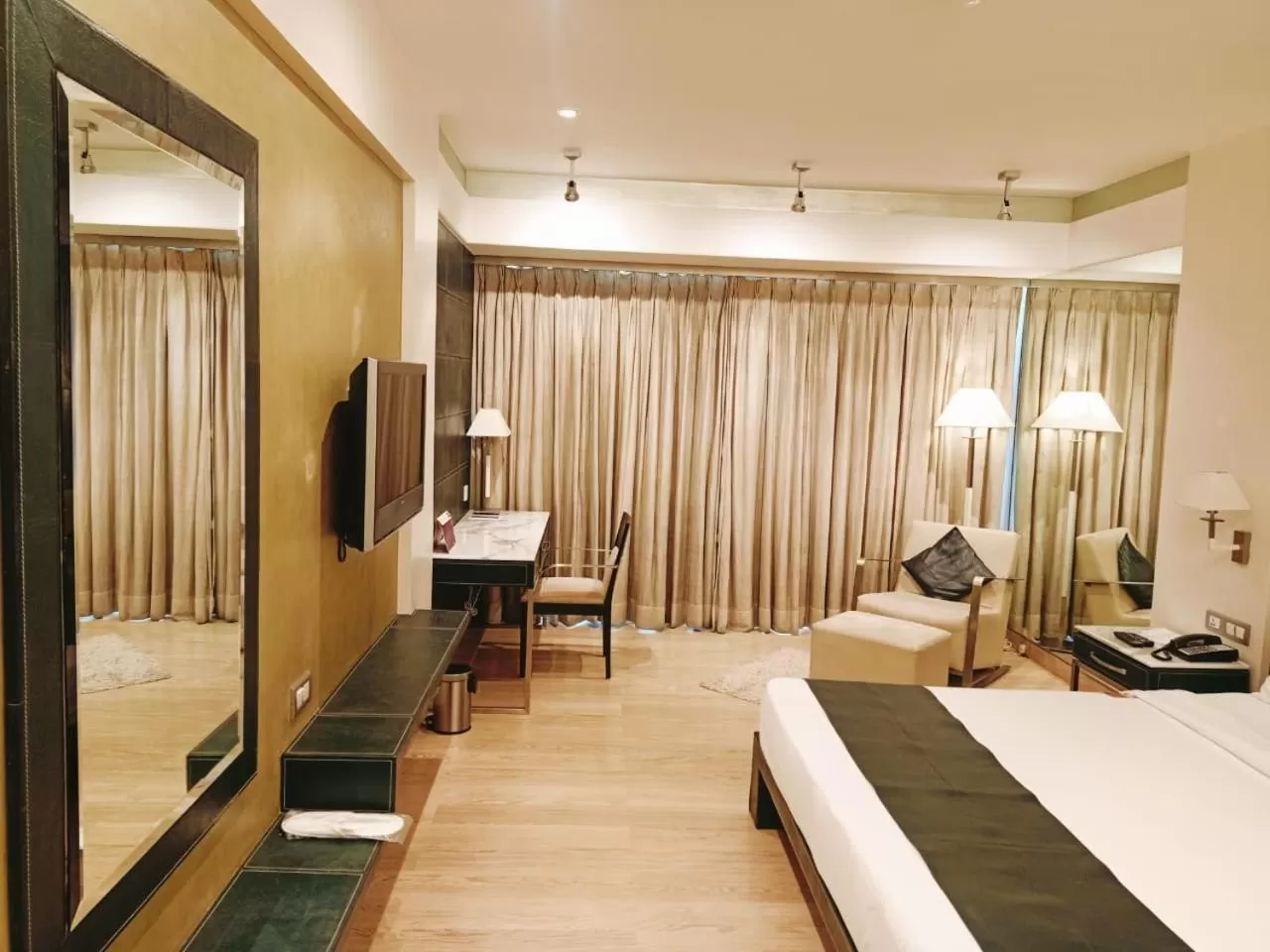 Bedroom, Bed in Mirage Hotel, Mumbai International Airport