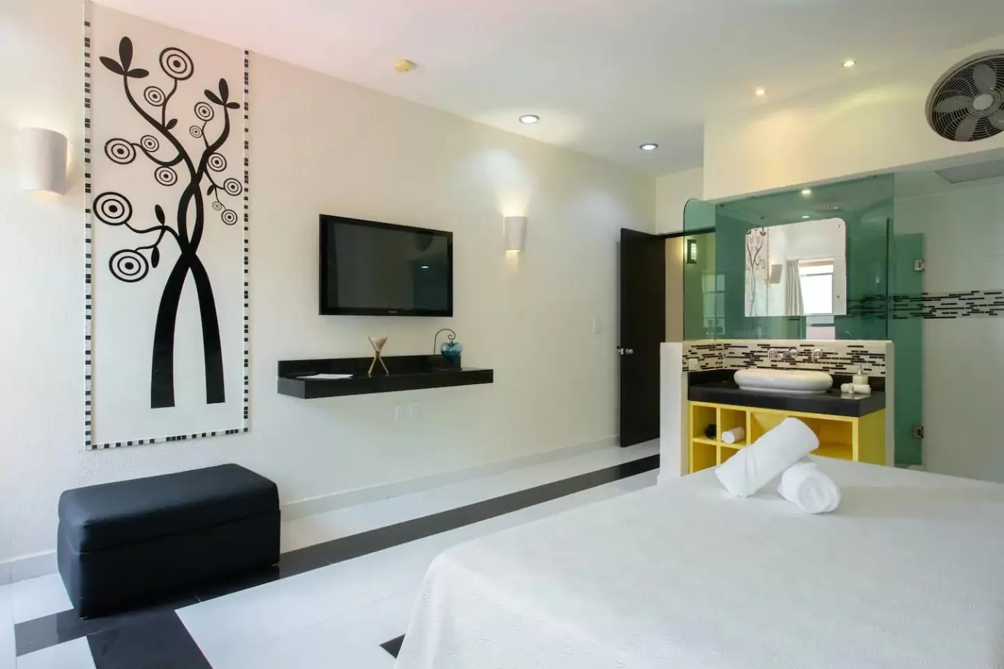 TV and multimedia, Bed in Casa Kaoba Hotel & Suites