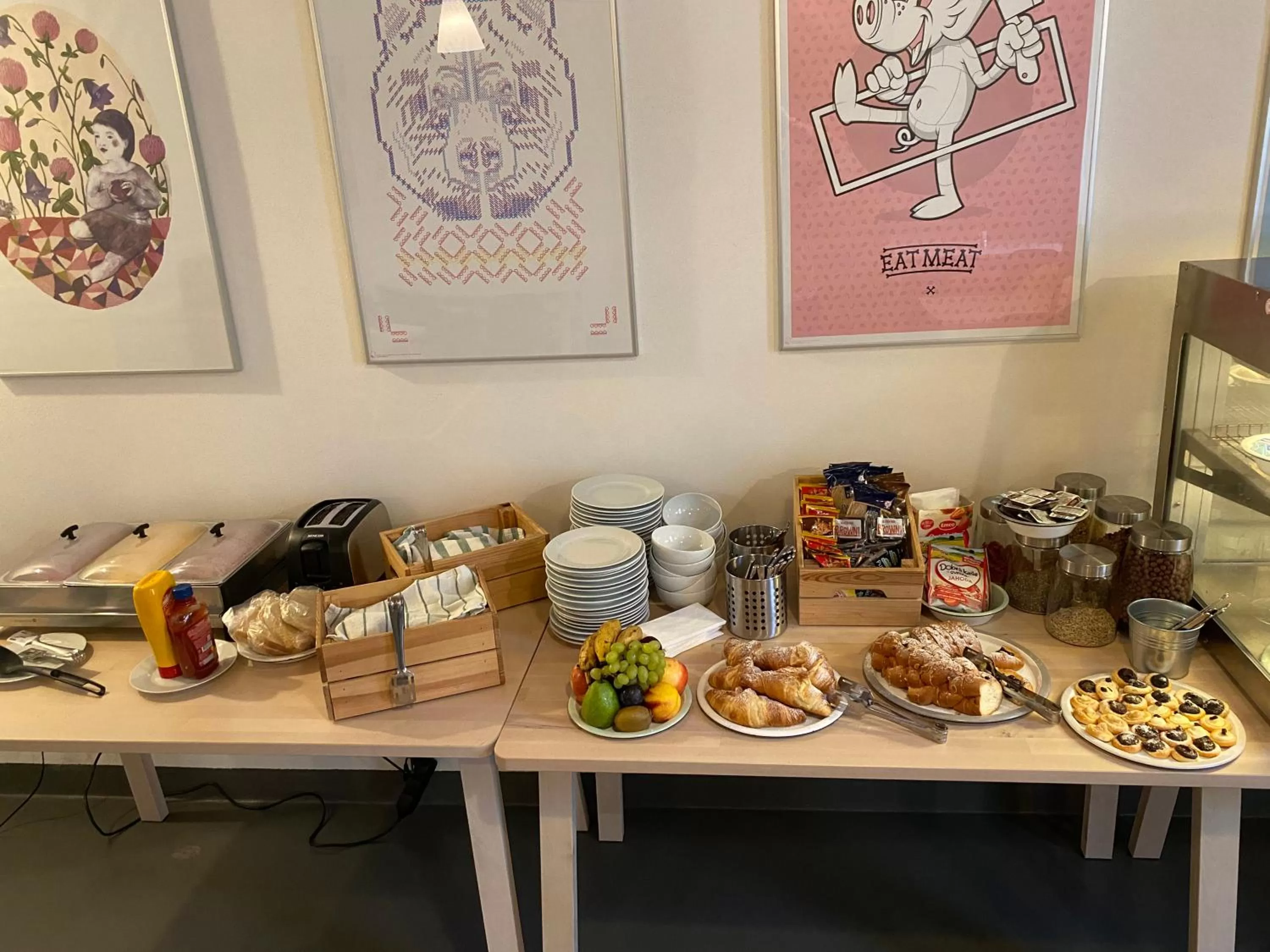 Food and drinks in Hotel city.city