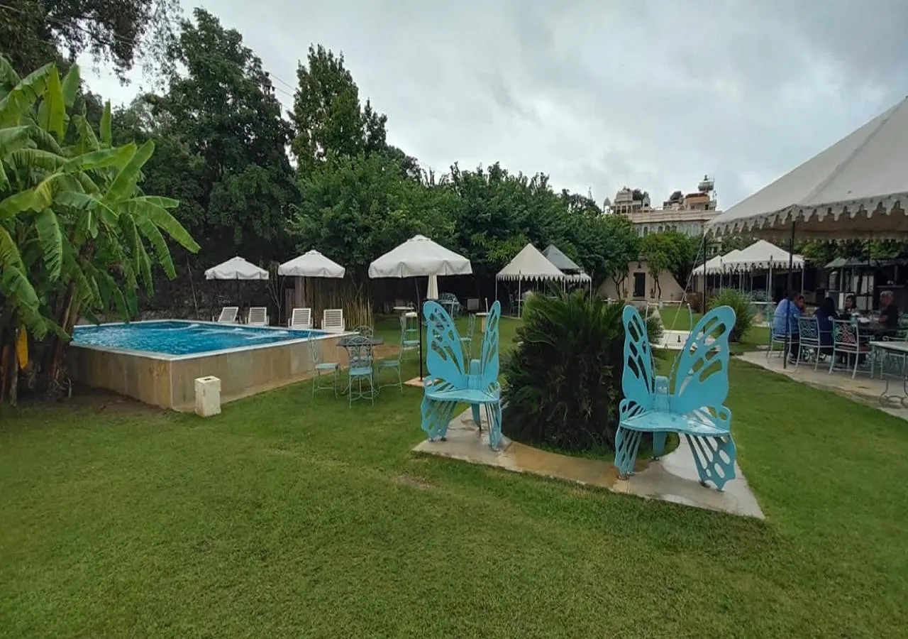 Swimming pool in Rampratap Palace by Fateh Collection