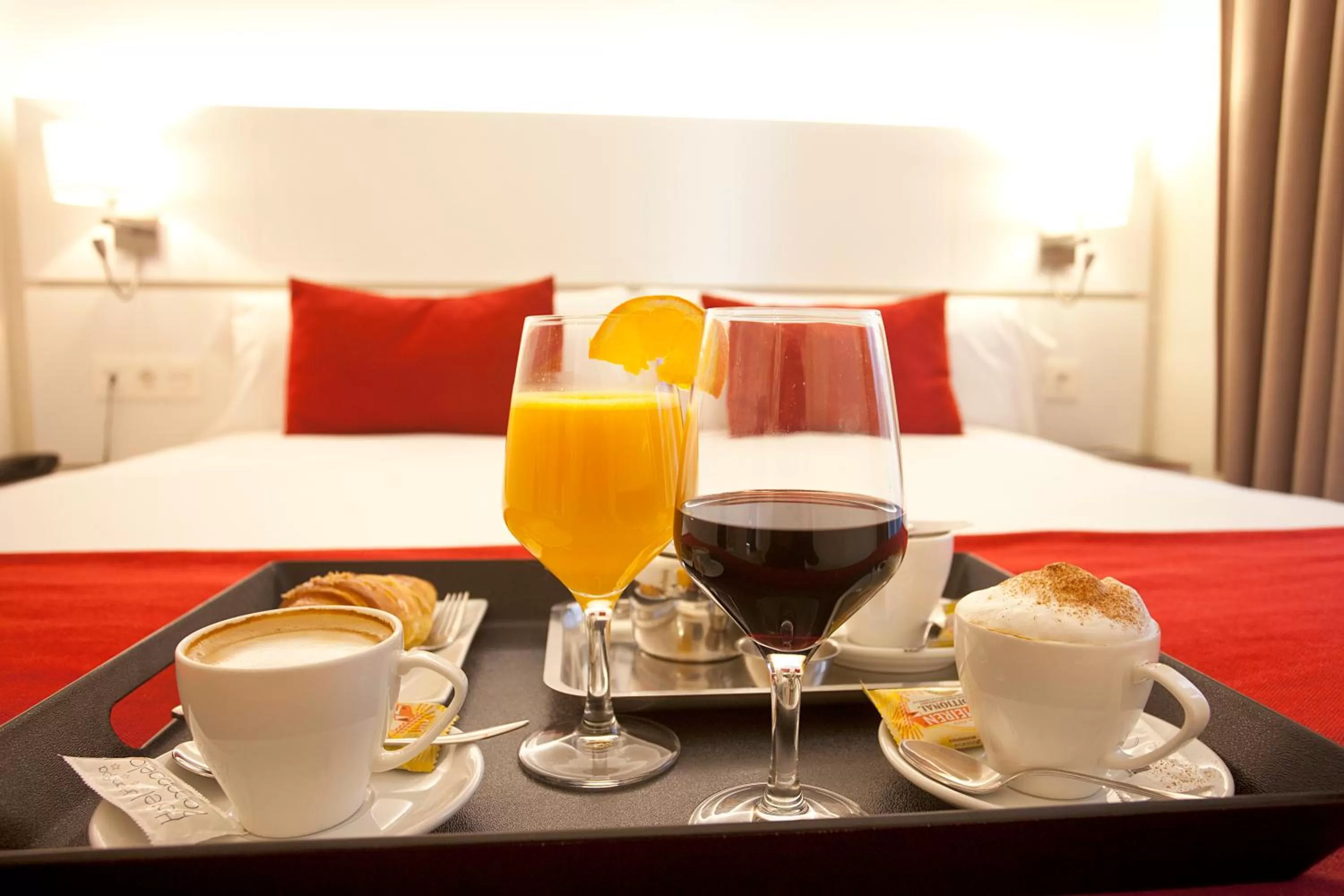 Bed in Hotel Pompaelo Plaza del Ayuntamiento & Spa