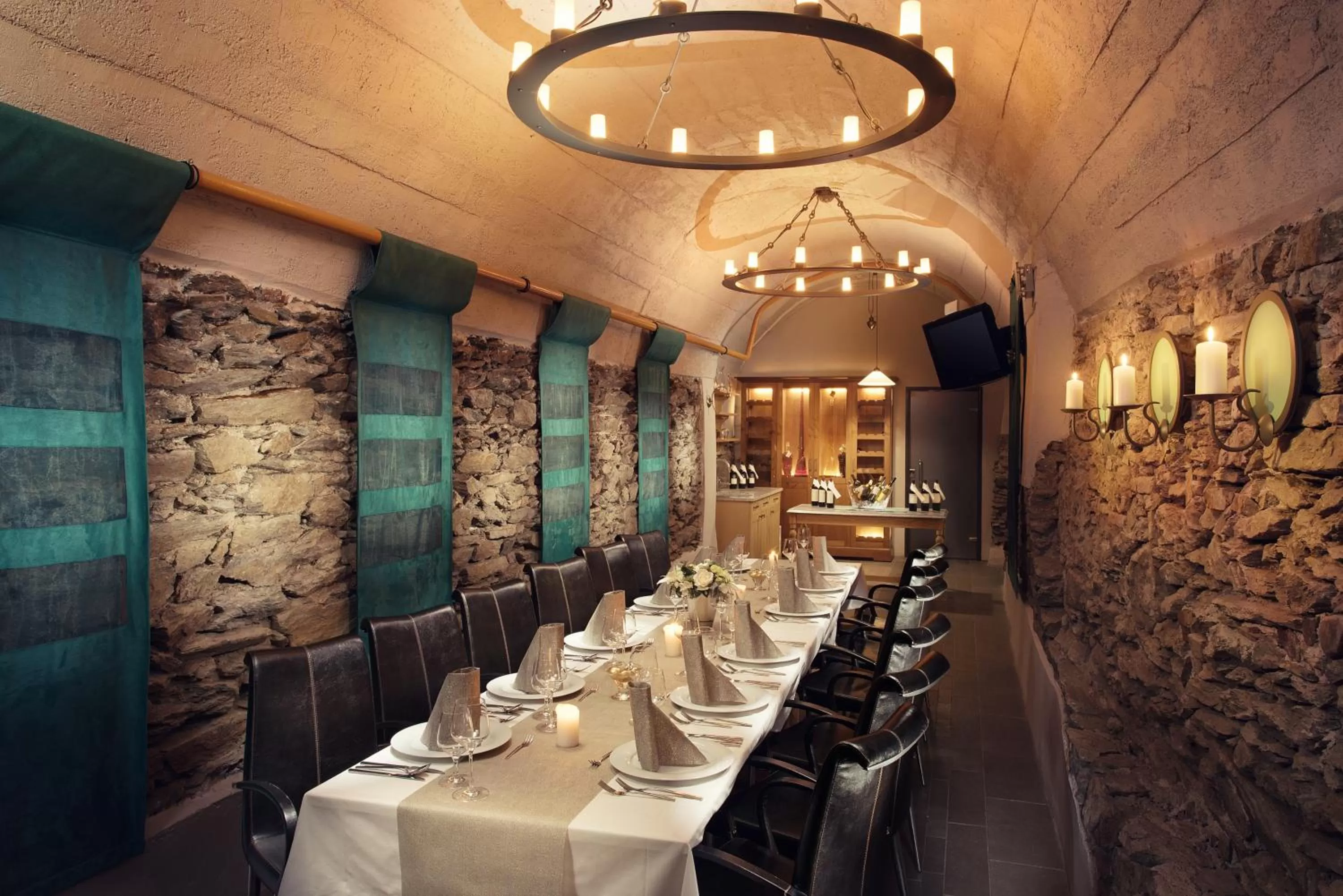 Food and drinks in Hotel Ambassador