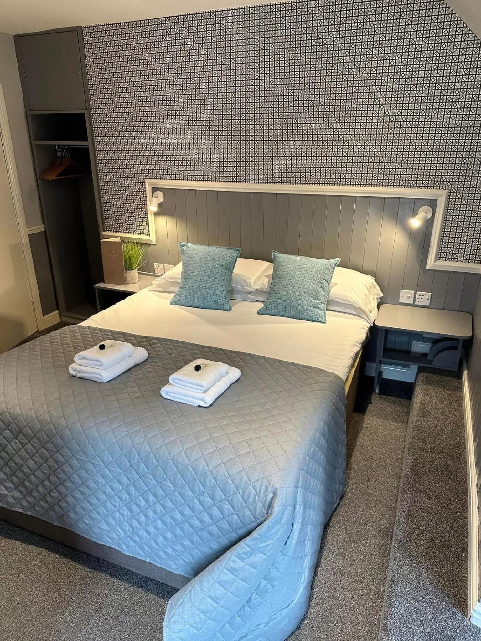 Bed in Nithsdale Hotel