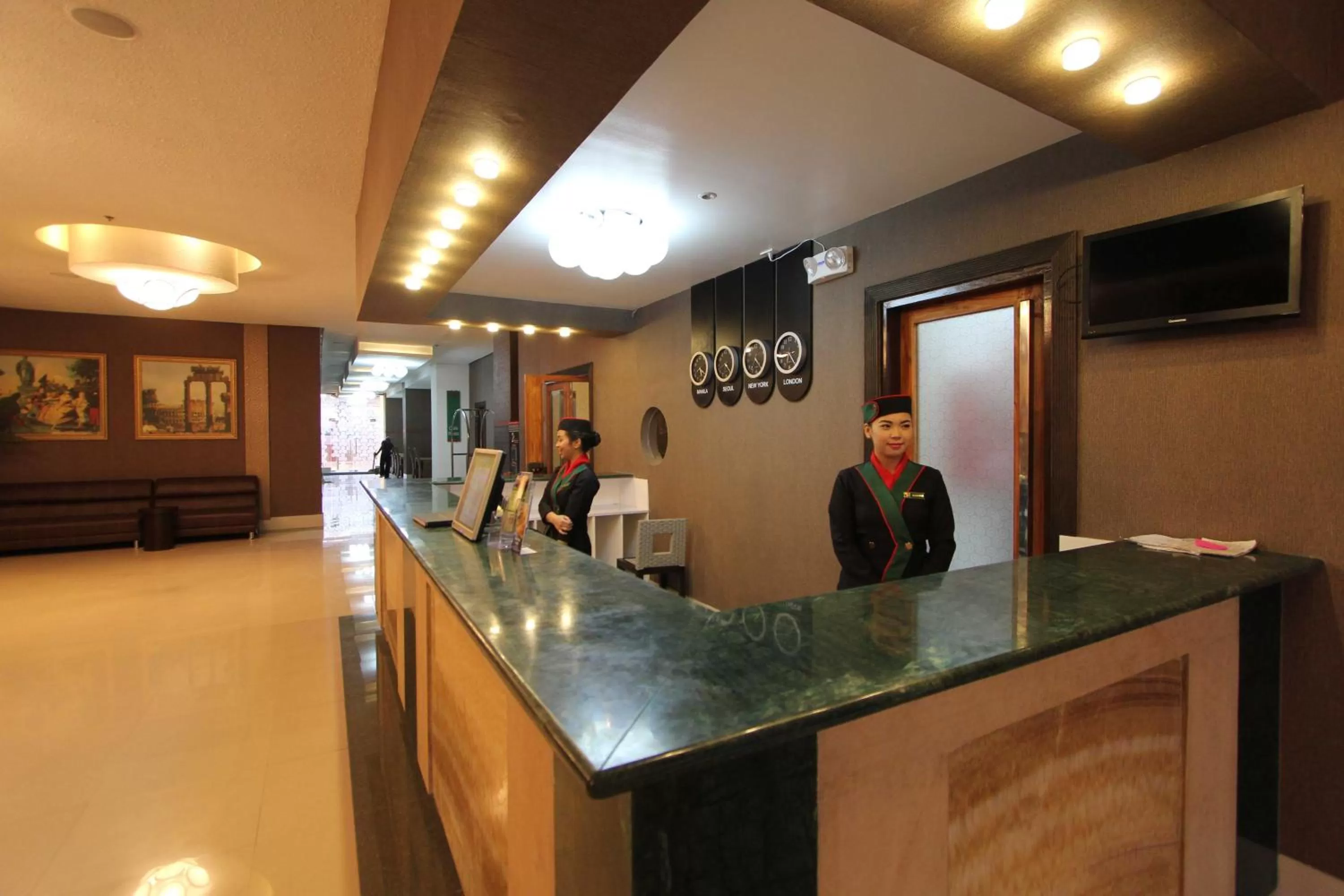 Lobby or reception in Eurotel Angeles
