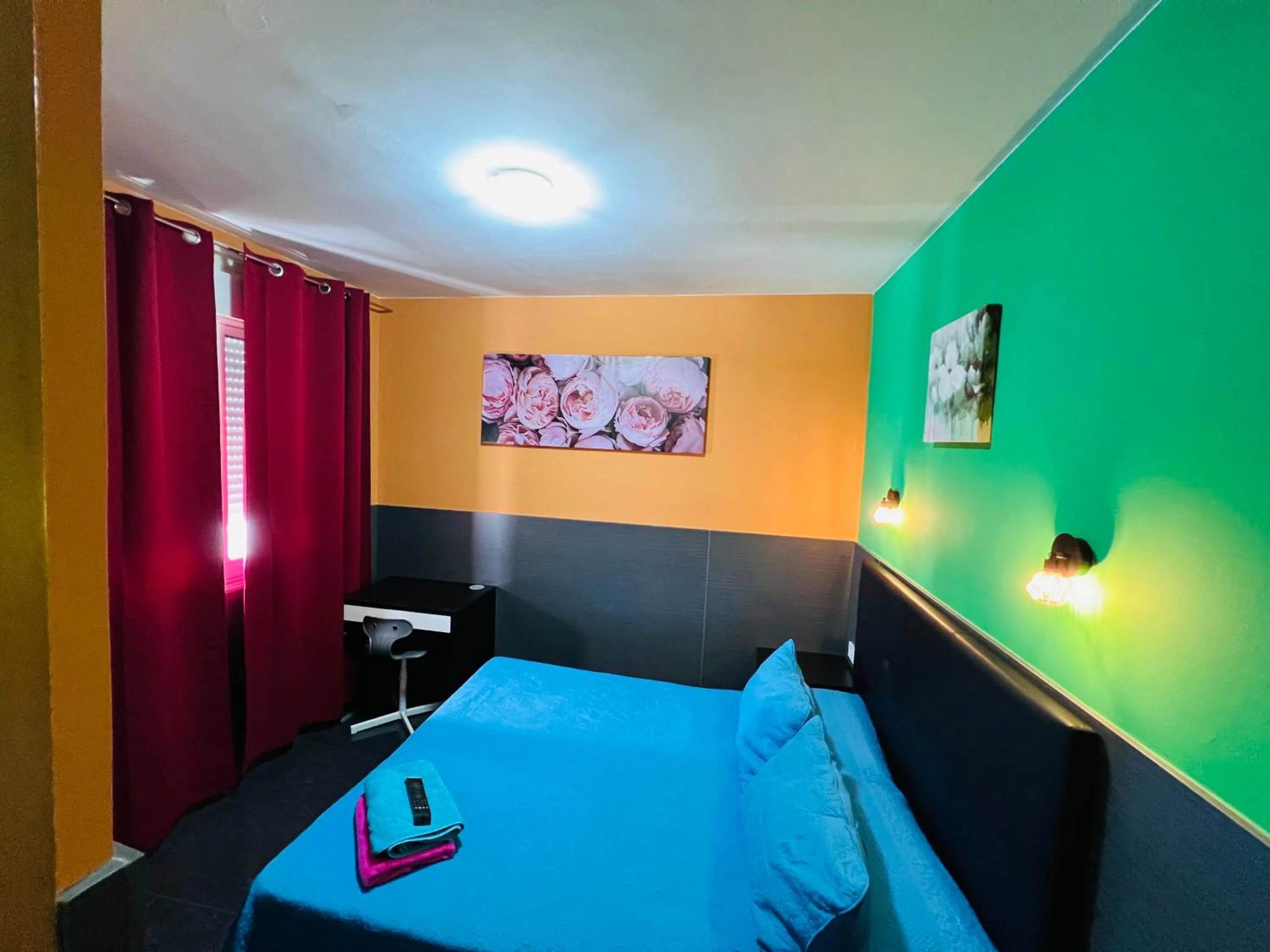 Bed in Hostal Numancia