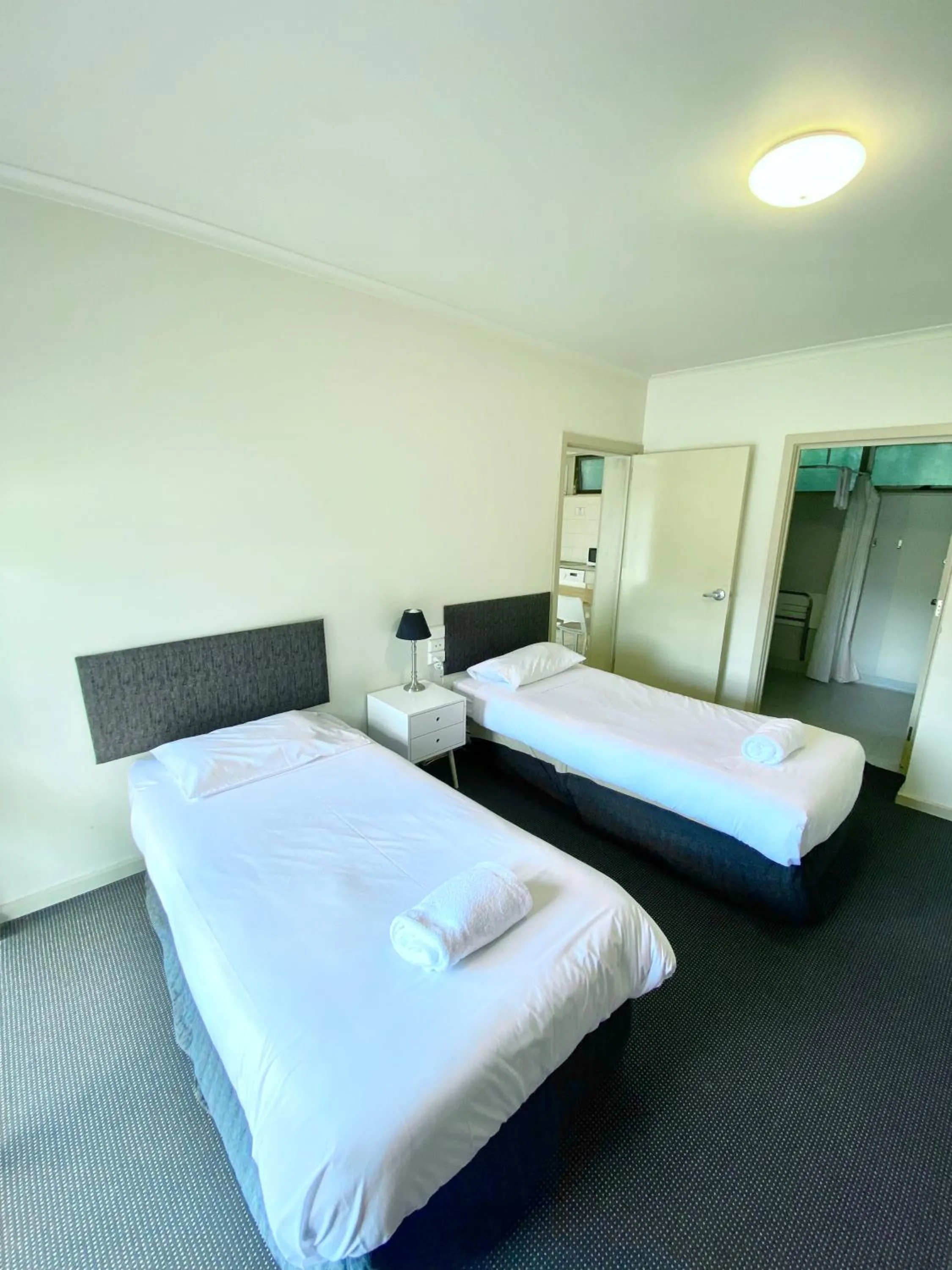 Bed in Ballarat Colonial Motor Inn