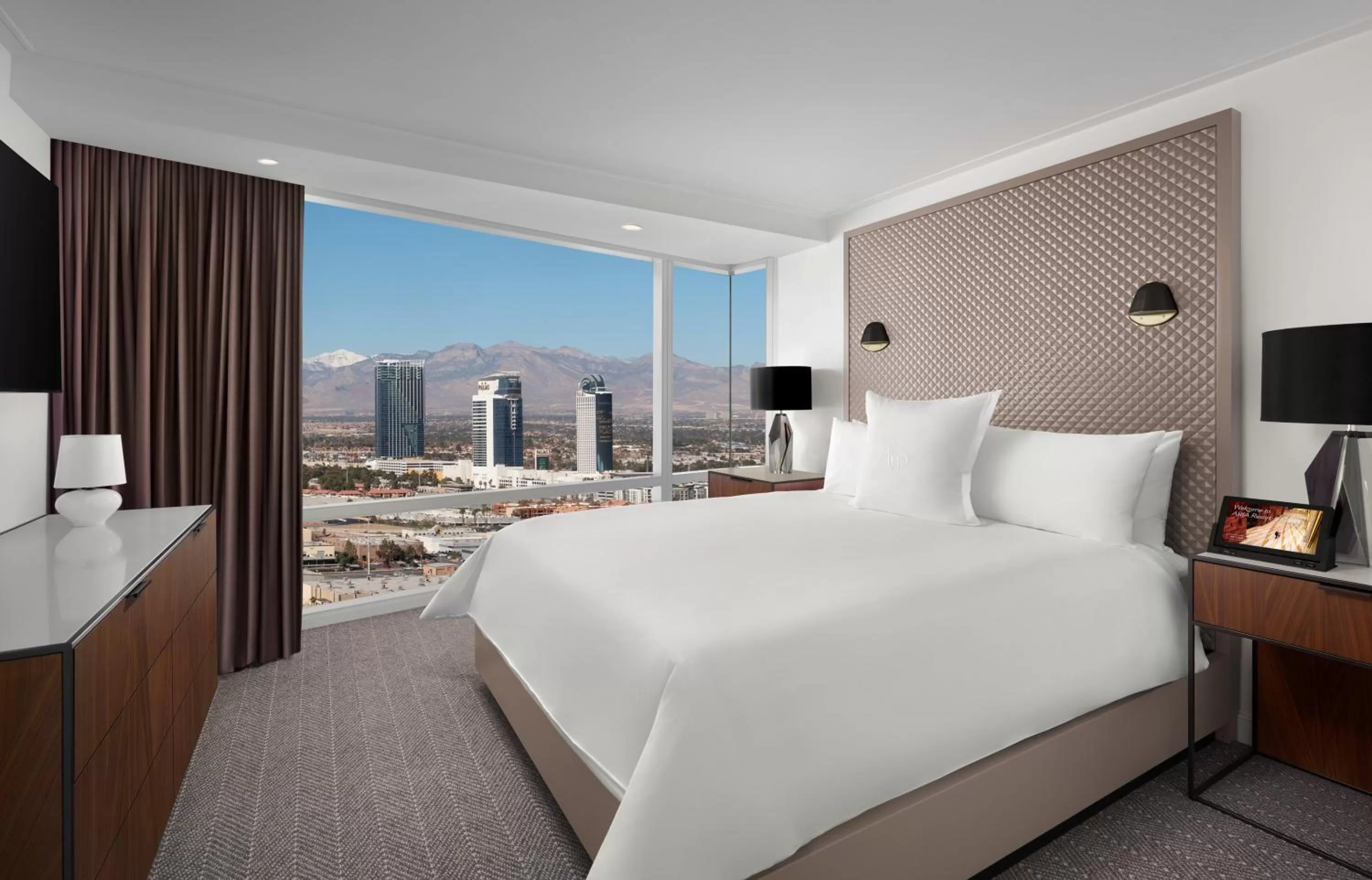 Bedroom, Bed in ARIA Resort & Casino