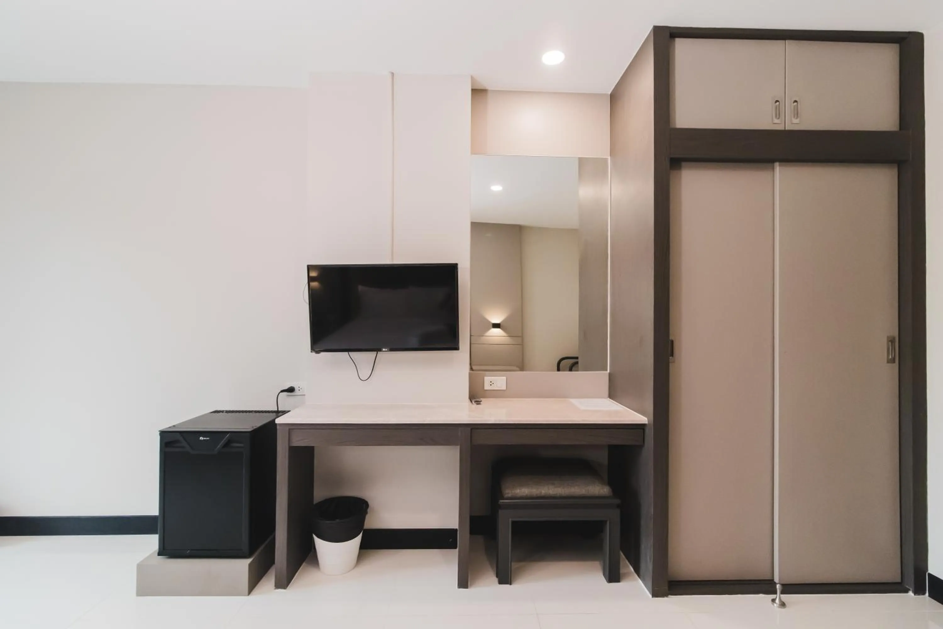 TV and multimedia in So good Hotel Bangkok