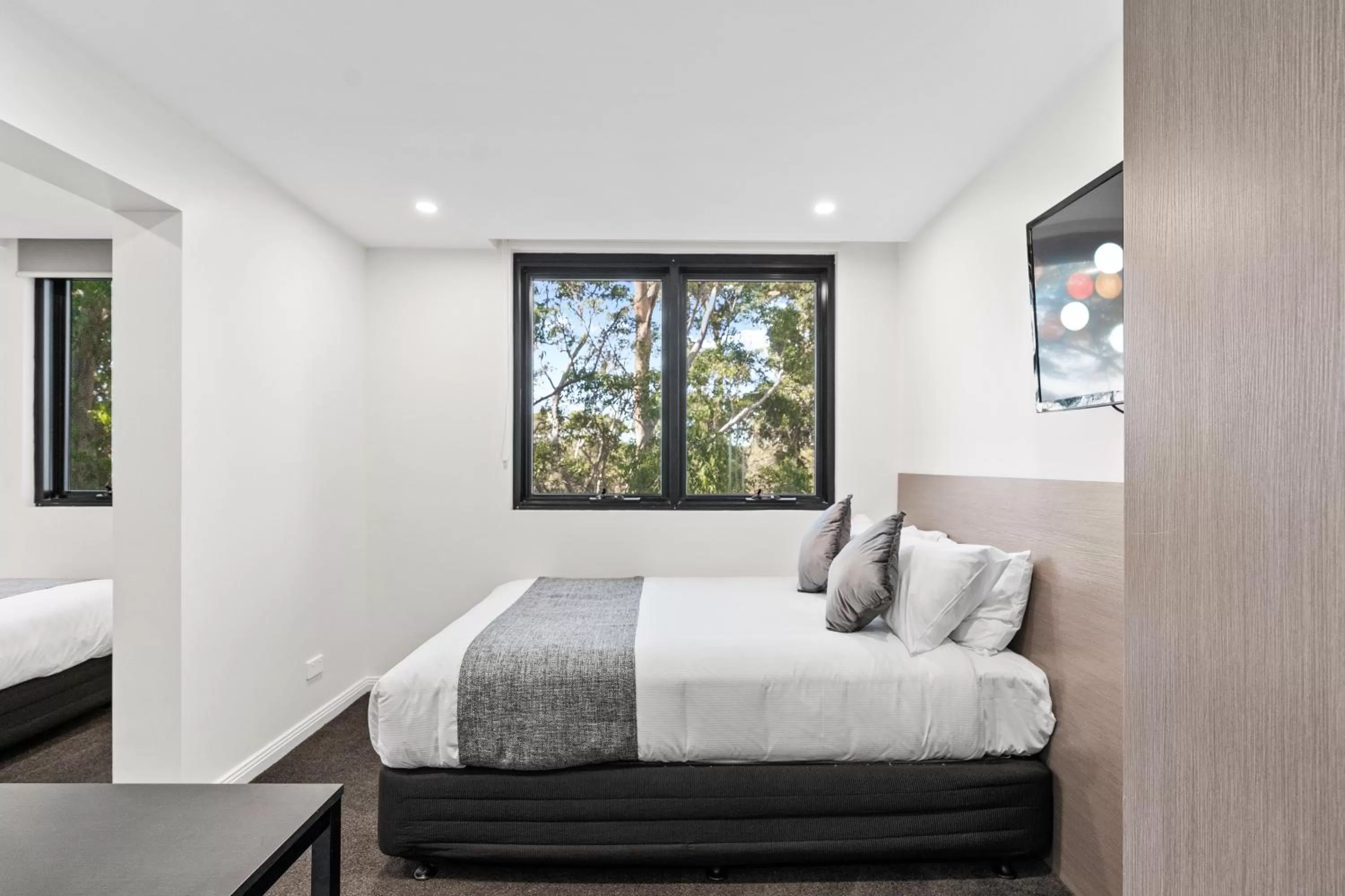 Bedroom, Bed in Seranin | Gordon