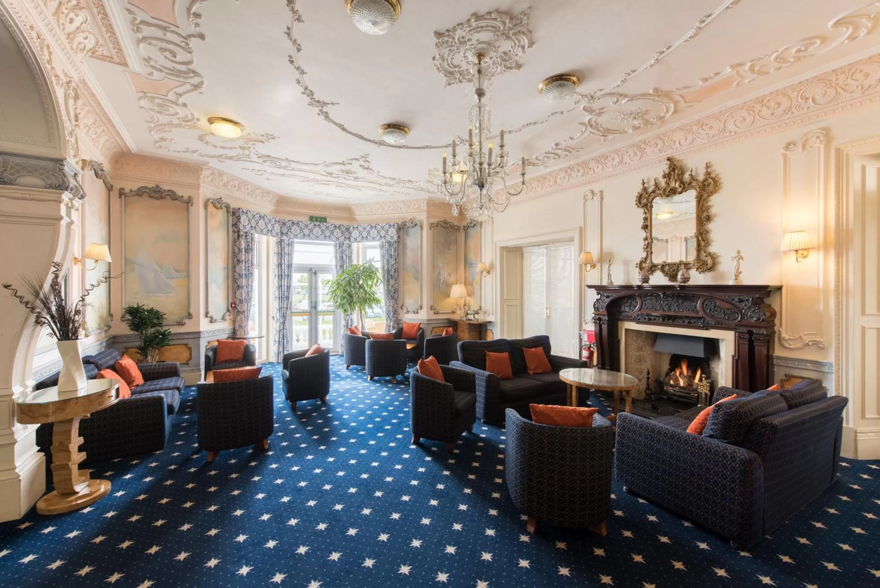 Lounge or bar in The Palace Hotel