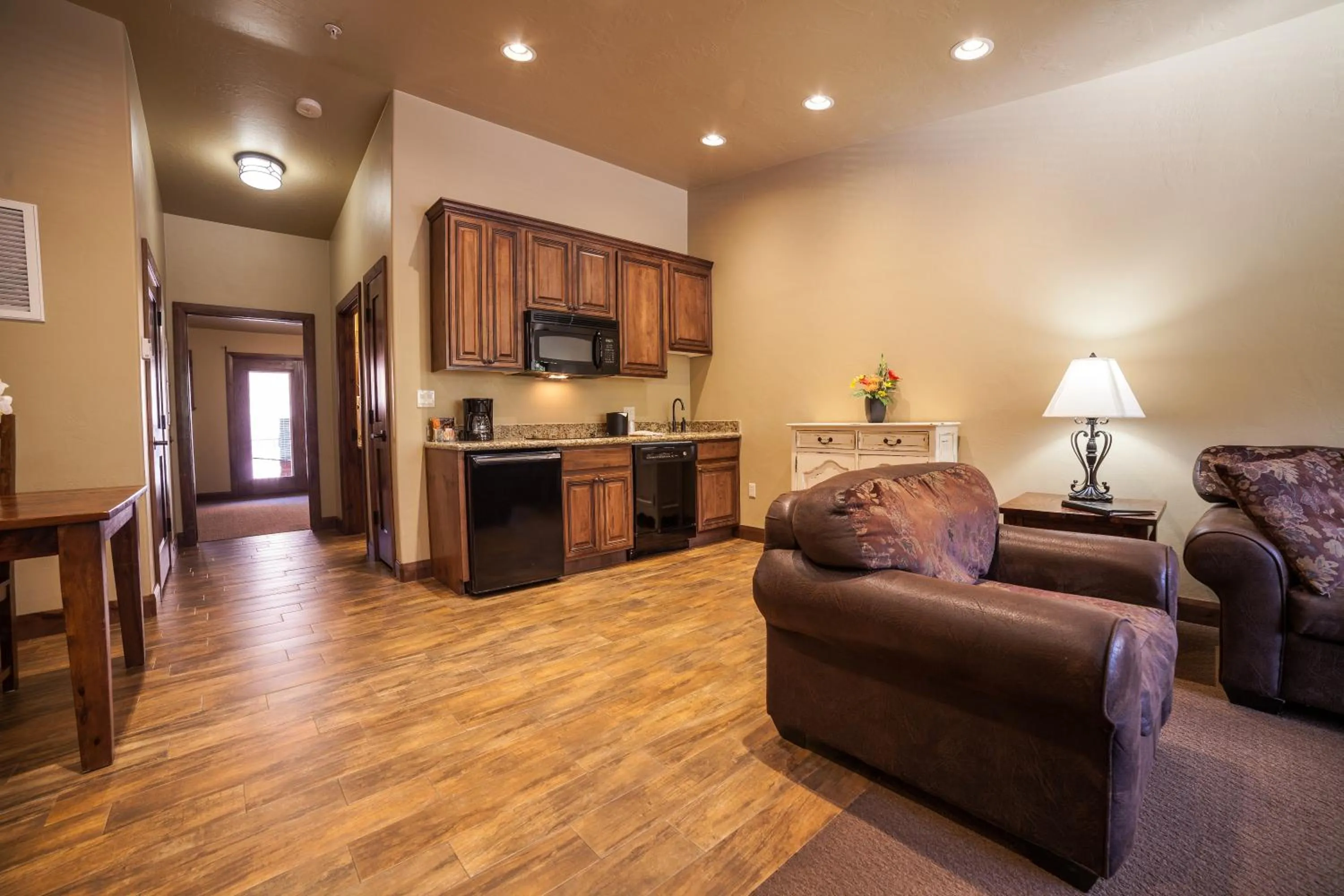 Communal lounge/ TV room in Cable Mountain Lodge
