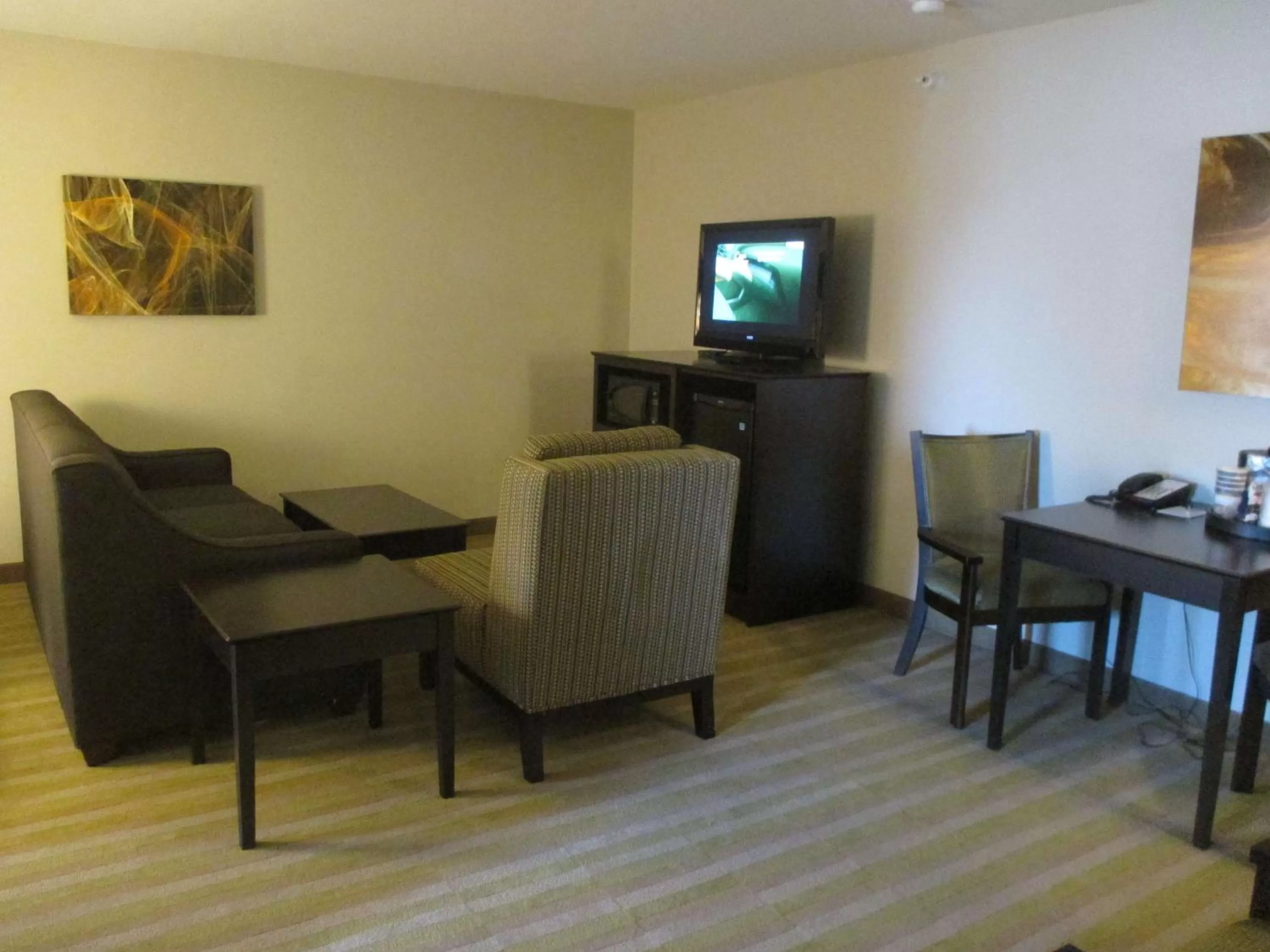 Photo of the whole room in Best Western Harvest Inn & Suites