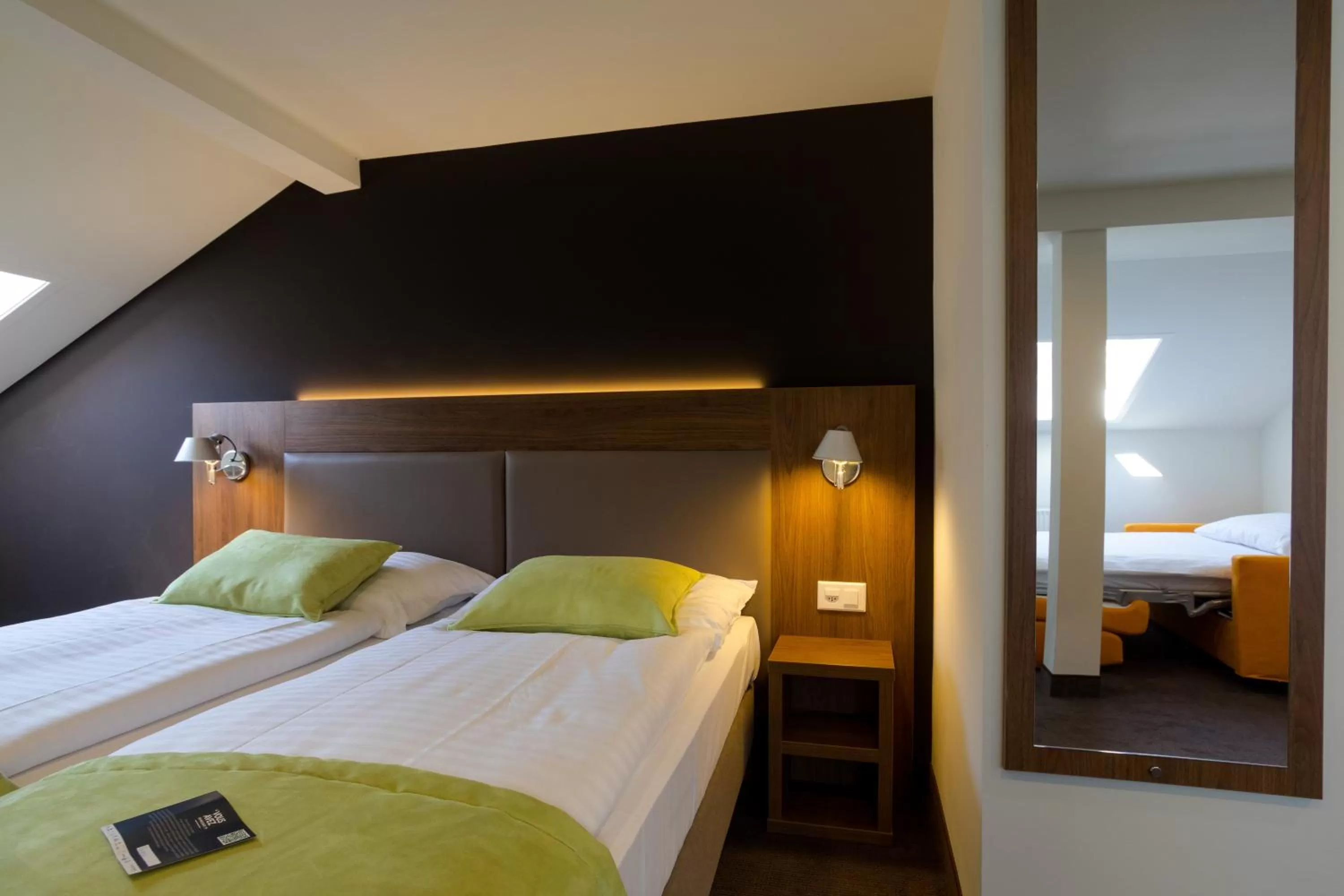 Photo of the whole room, Bed in Campanile Martigny