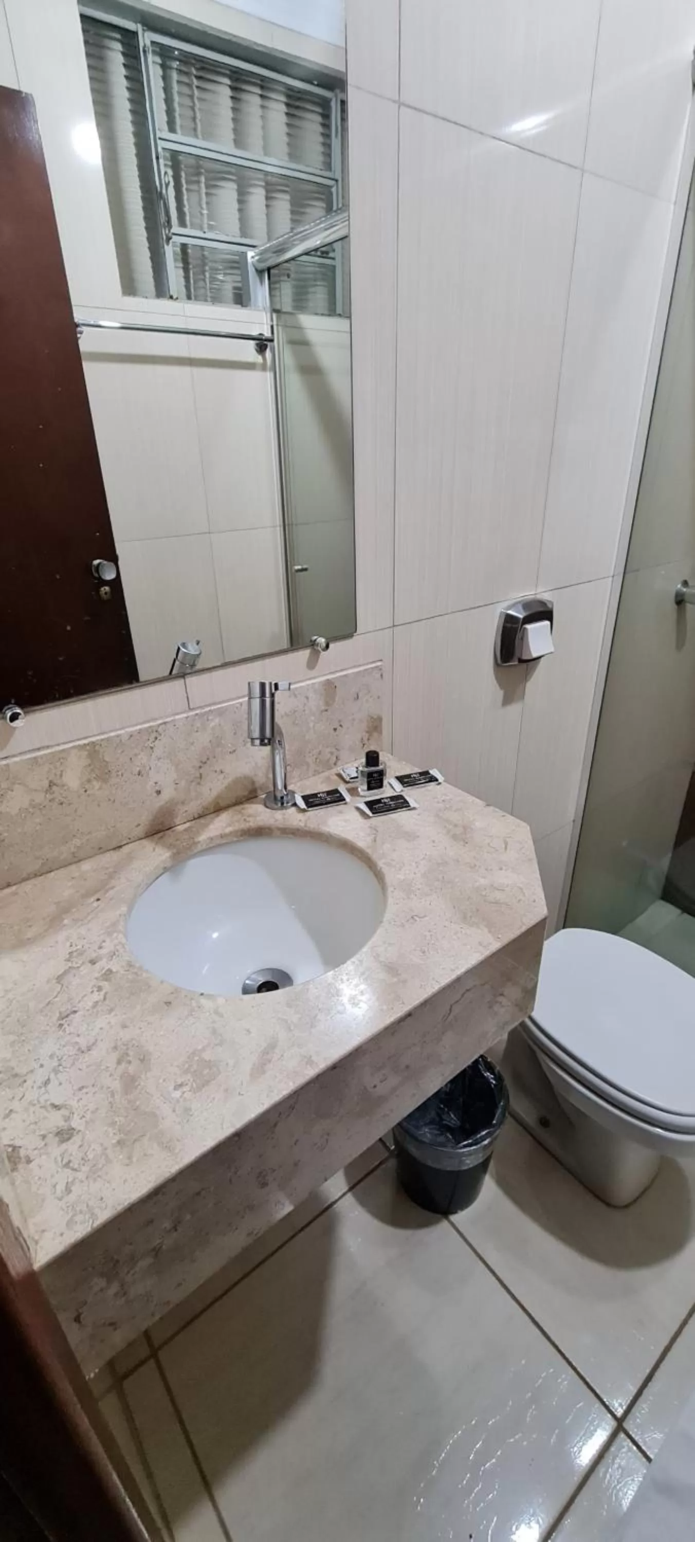 Bathroom in Hotel Barretos