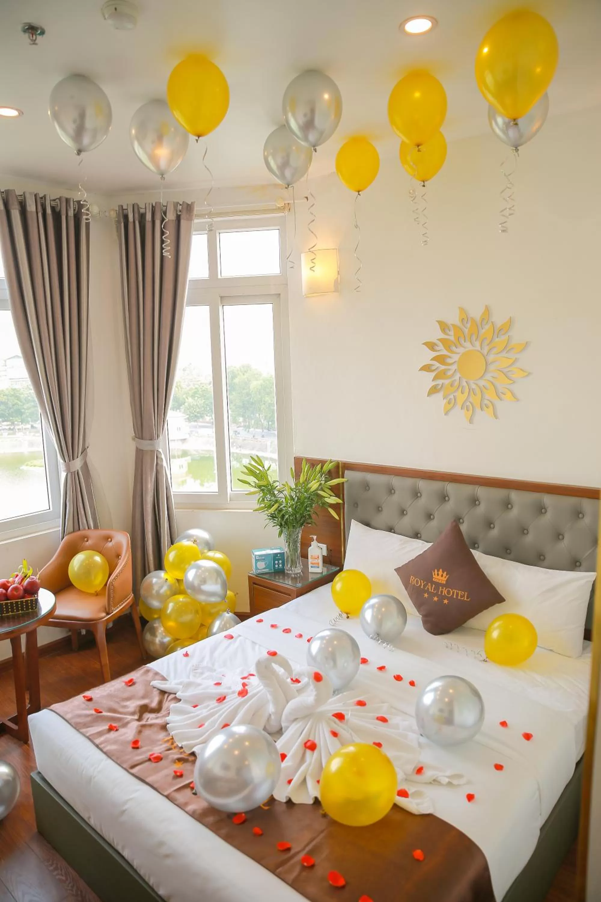 Photo of the whole room in Royal Hotel