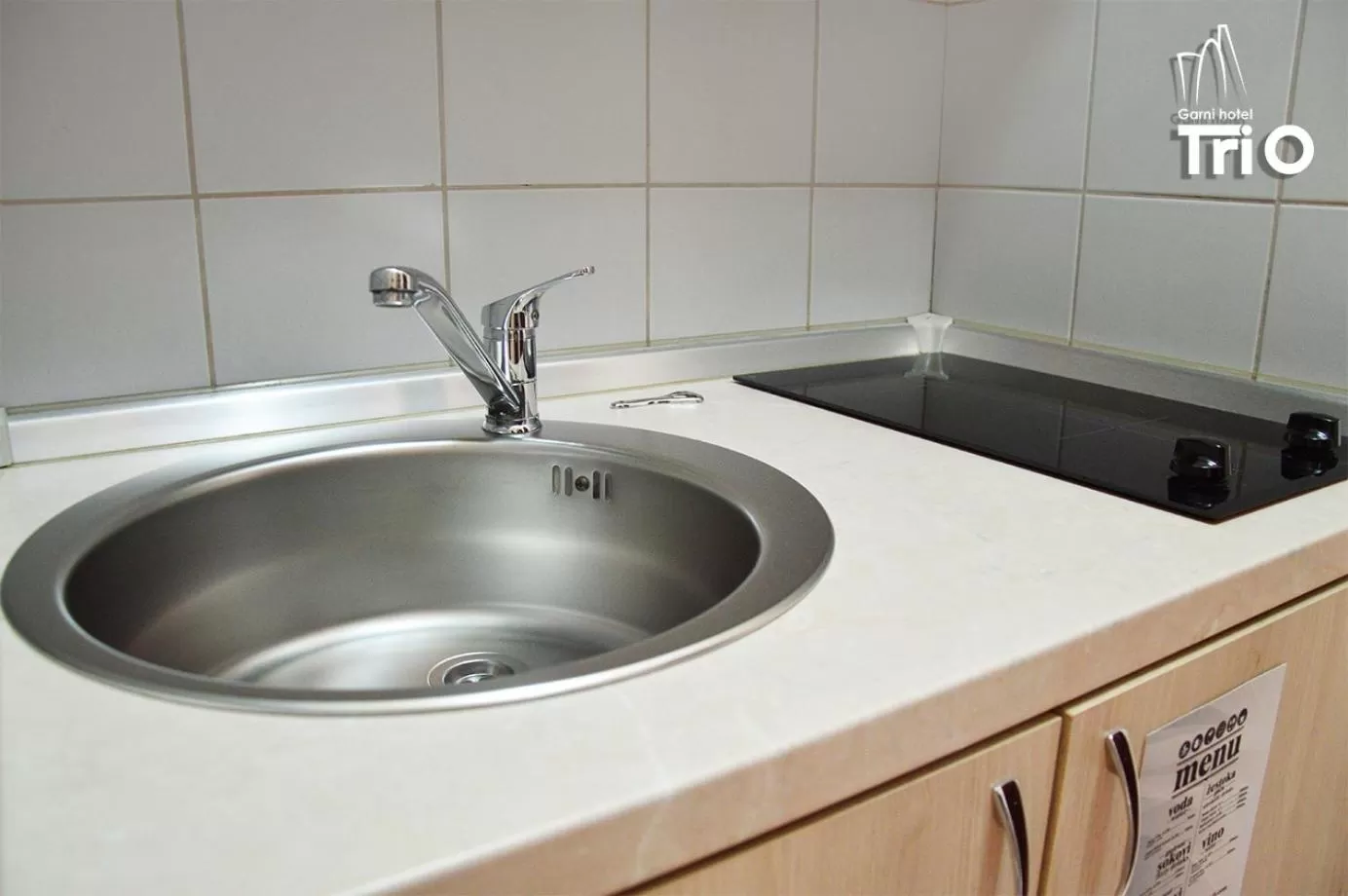 Kitchen or kitchenette, Kitchen/Kitchenette in Garni Hotel Tri O