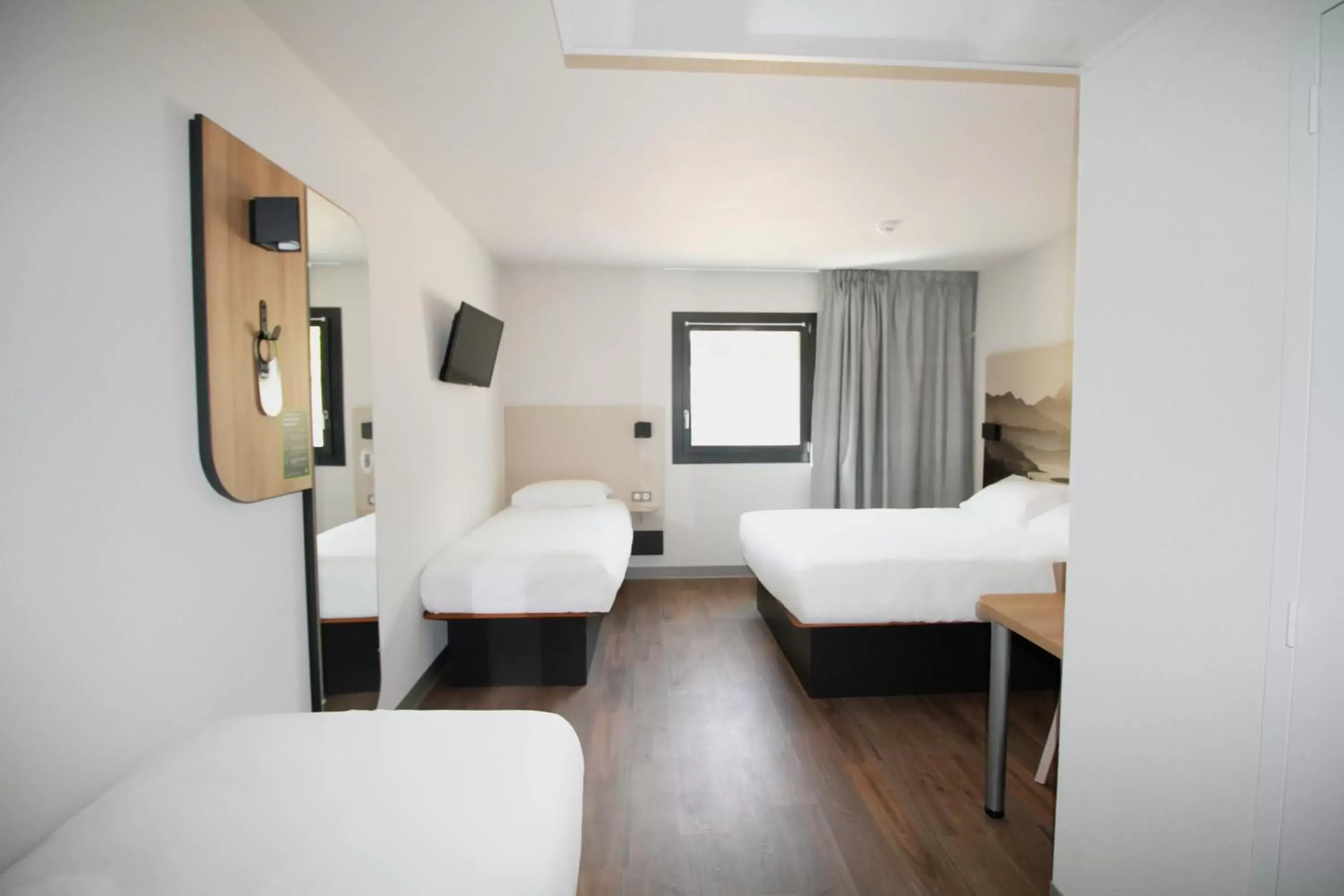 Quadruple Room in B&B HOTEL Aix-les-Bains Quadruple Room in B&B HOTEL Aix-les-Bains