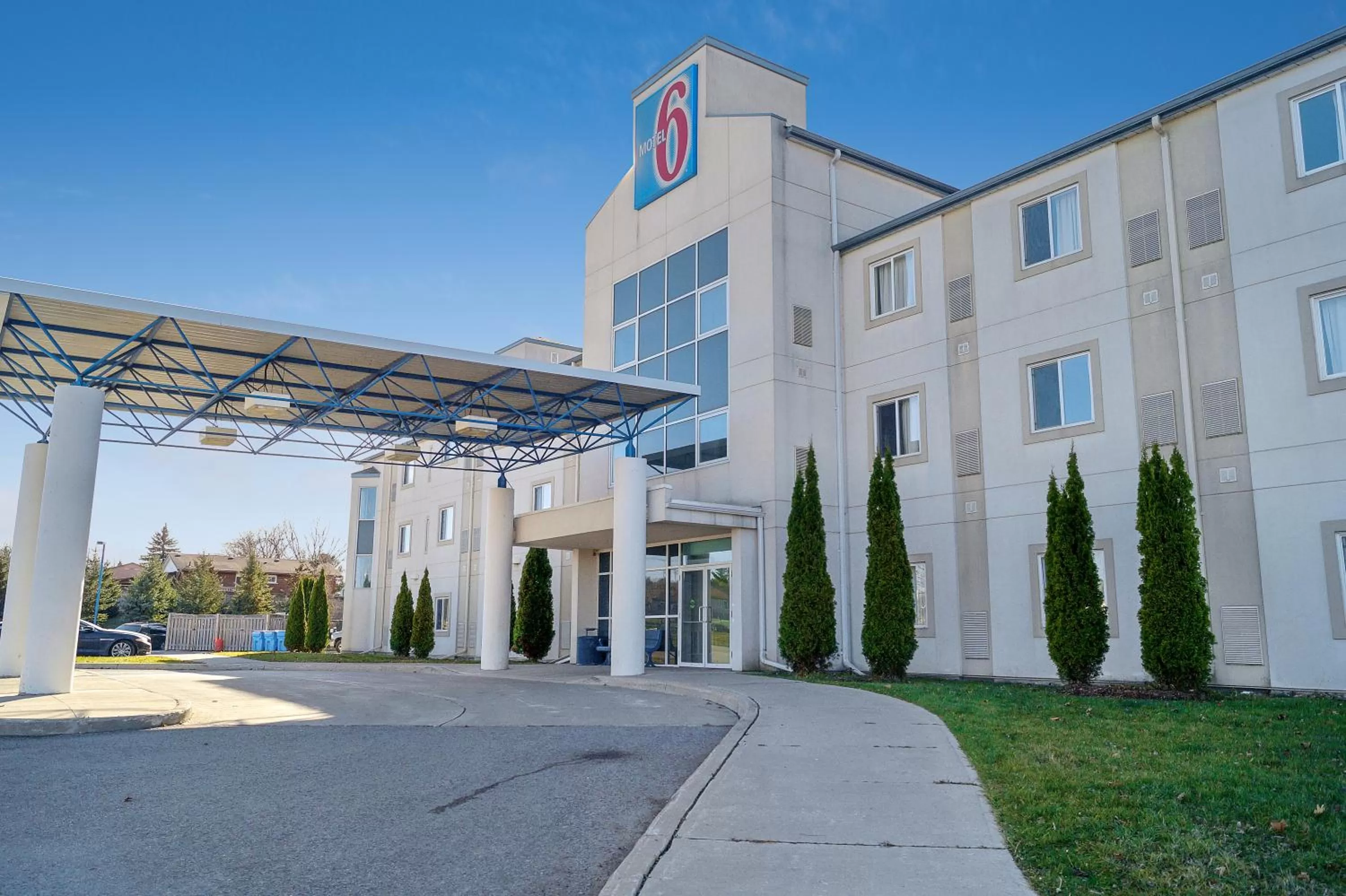 Facade/entrance in Motel 6-Peterborough, ON