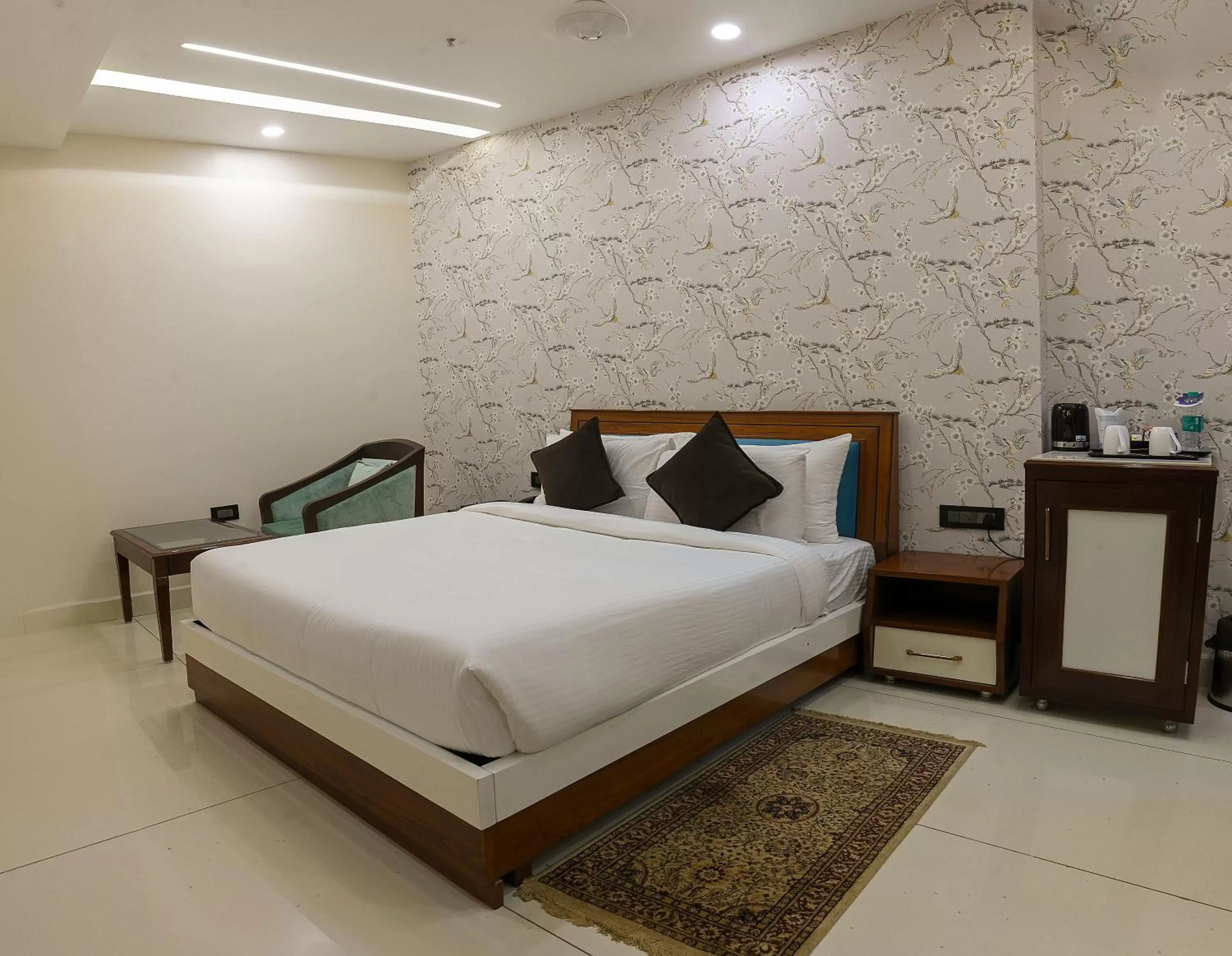 Bedroom, Bed in Hotel Leela Grande