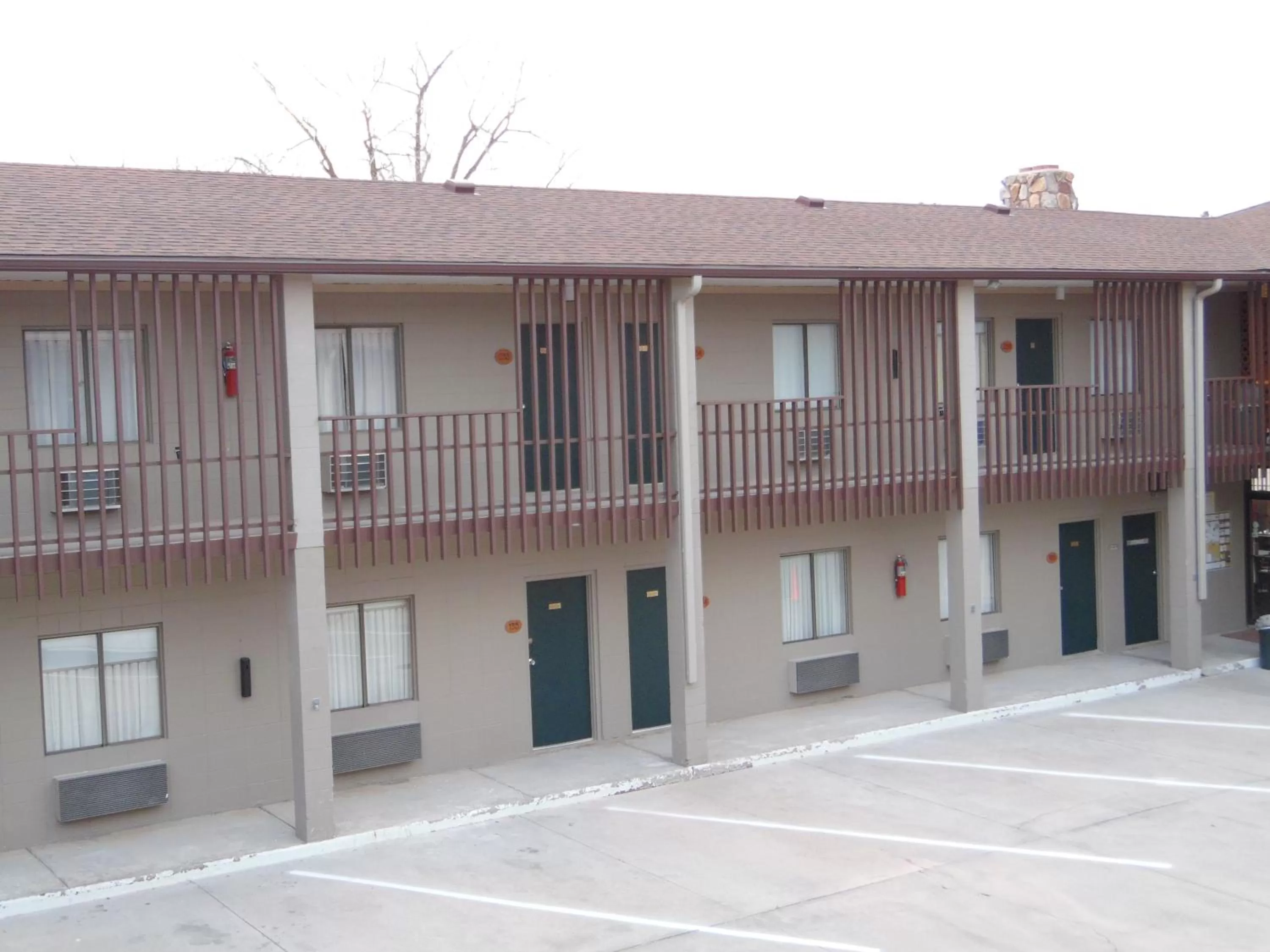 Property building in Bear Lodge Motel