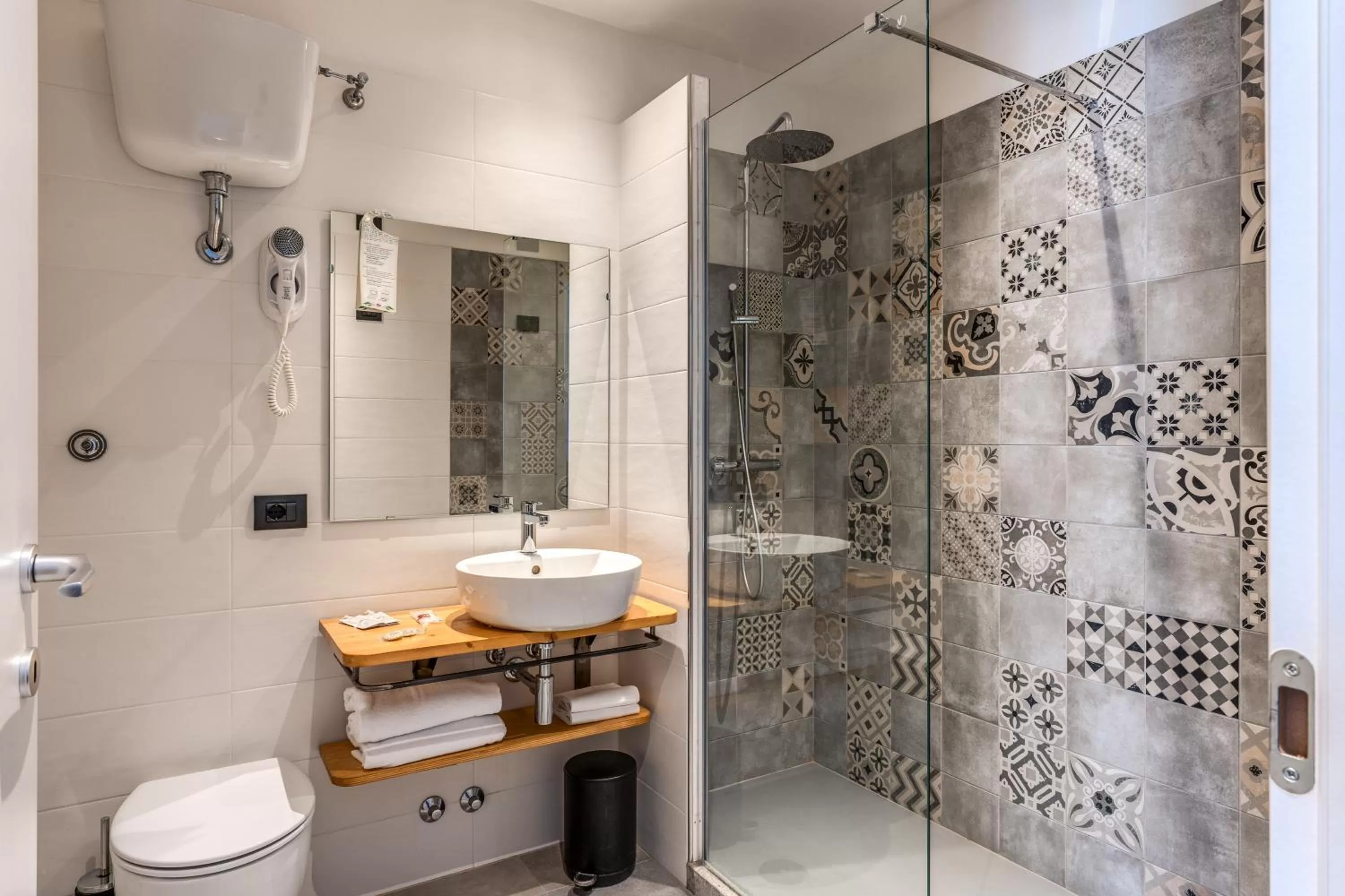 Bathroom in Hotel King