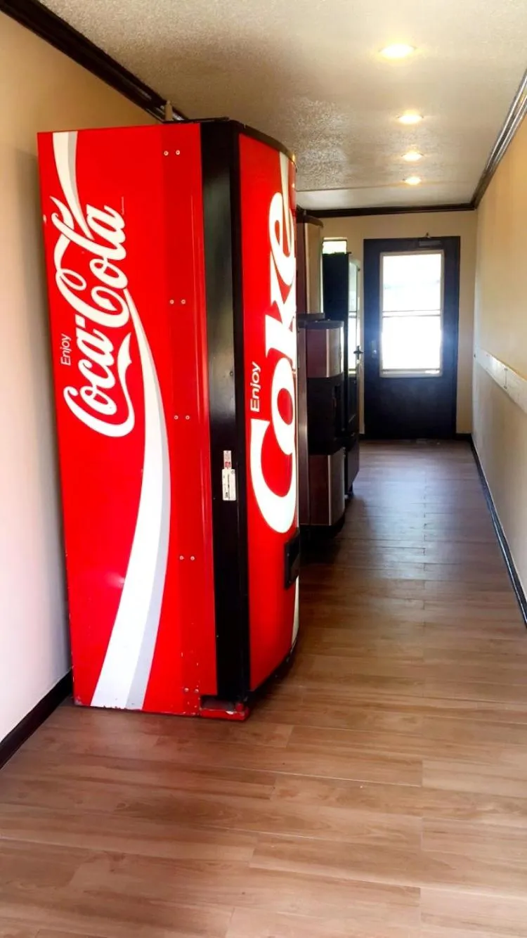 Food and drinks in Travelers Inn Elizabeth City