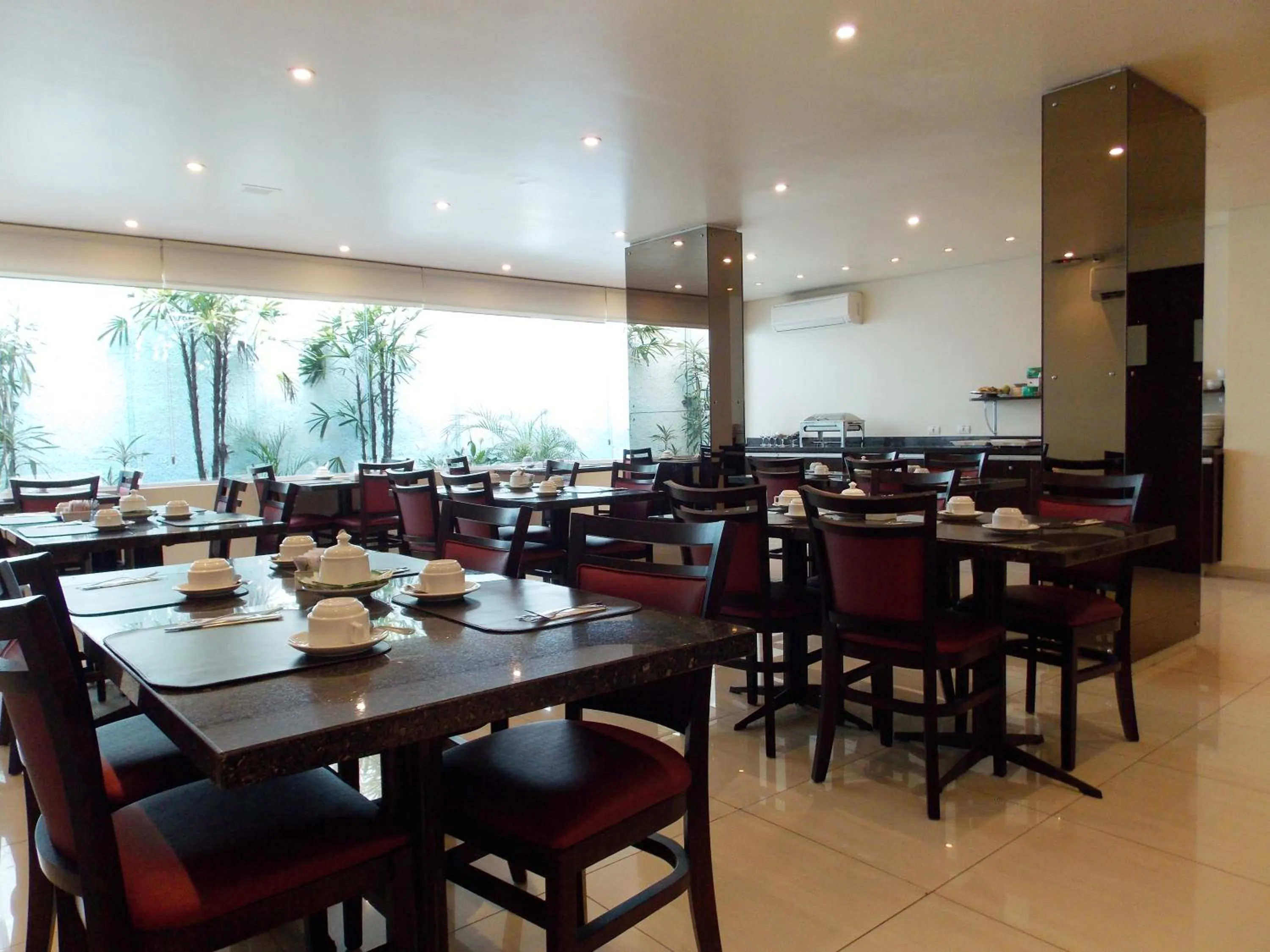 Restaurant/places to eat in Duomo Park Hotel