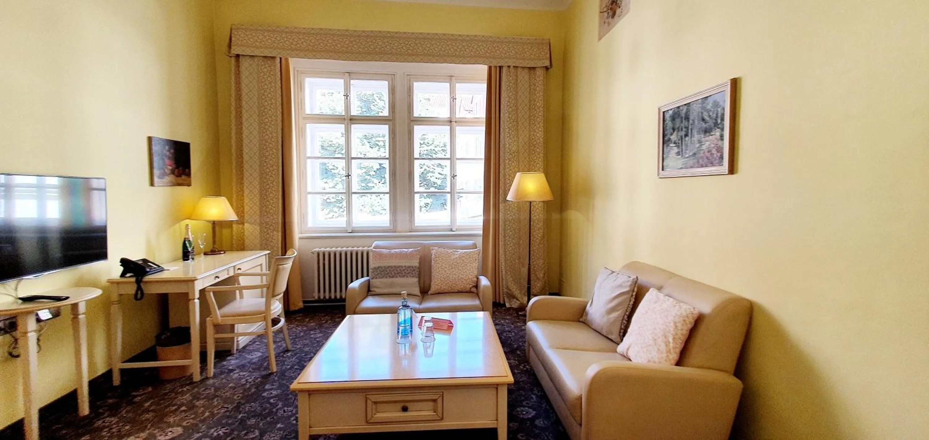 Seating area in Hotel Metamorphis