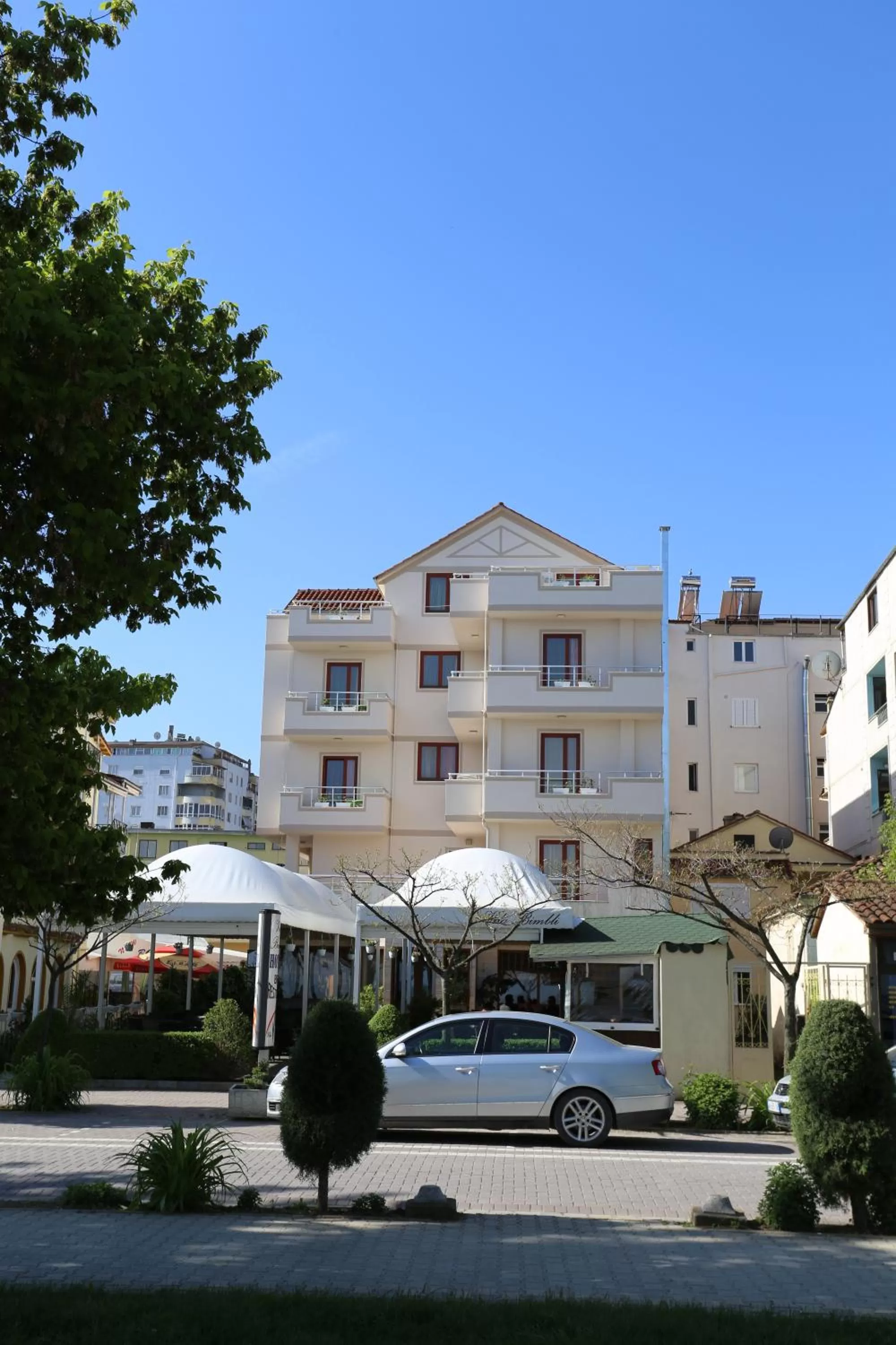 Facade/entrance, Property Building in Guesthouse Bimbli