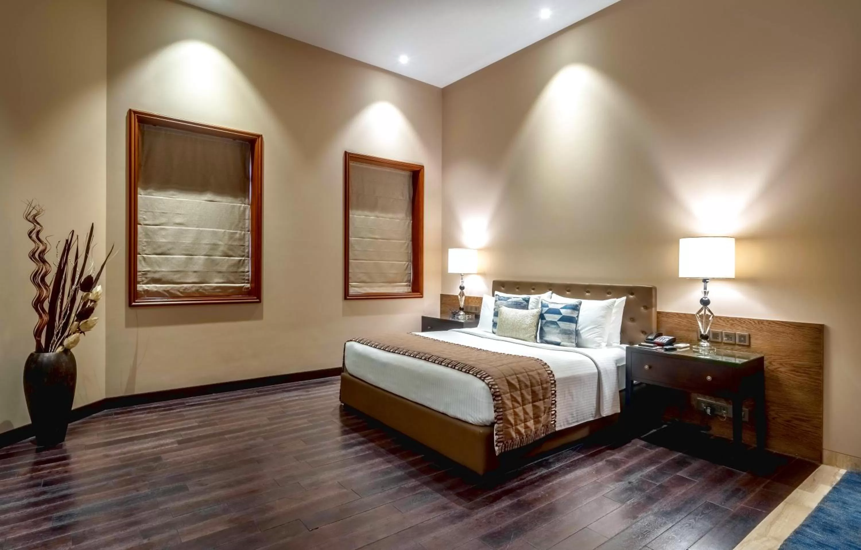 Bed in Kenilworth Hotel, Kolkata