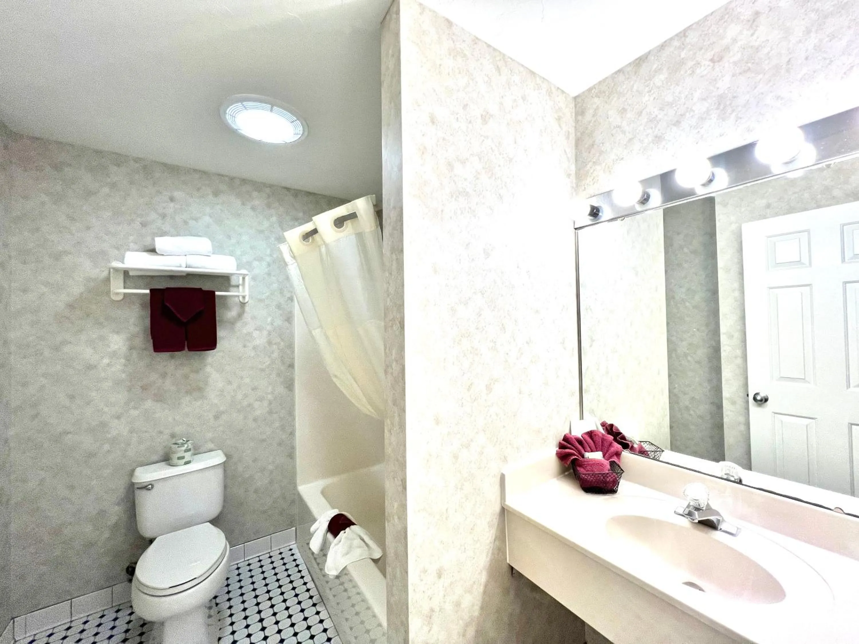 Bathroom in Inn at Cemetery Hill