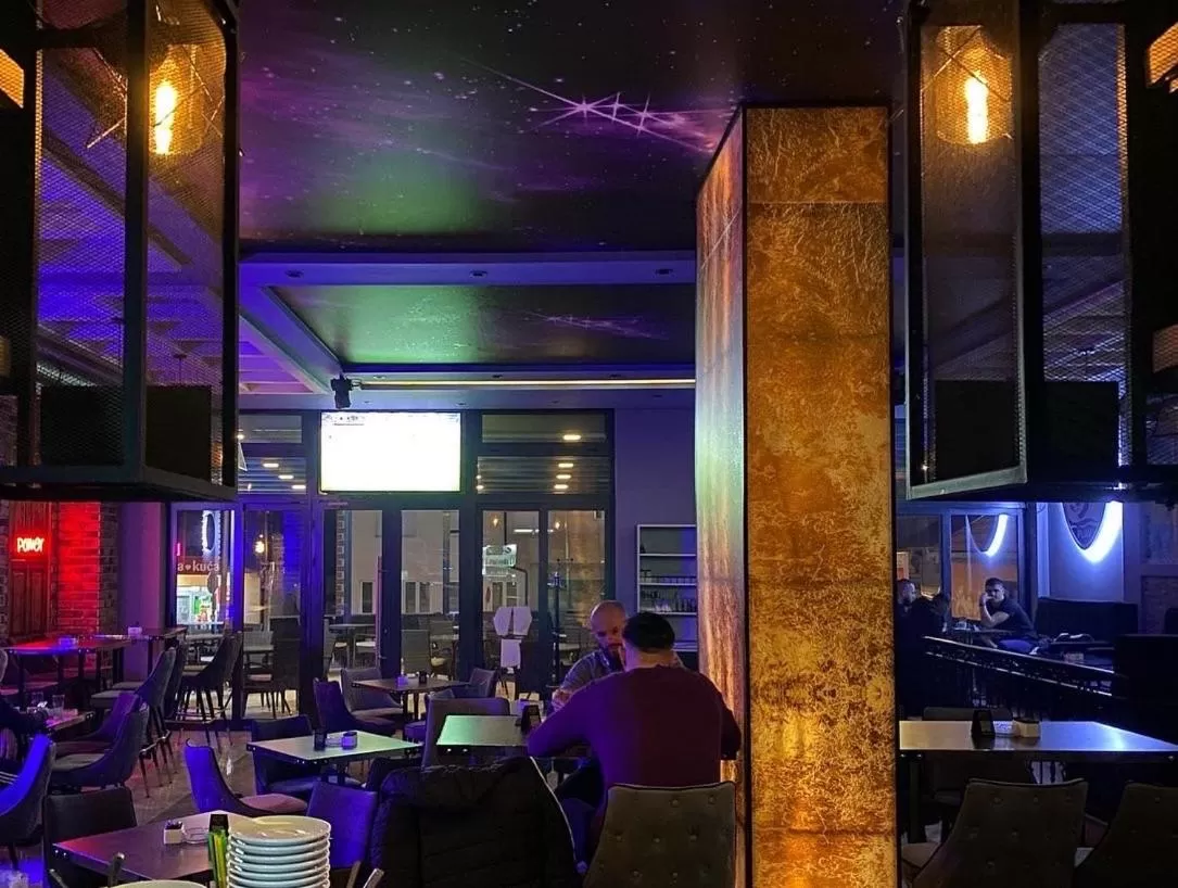 Restaurant/places to eat in Elan Luxury Apartments & Rooms