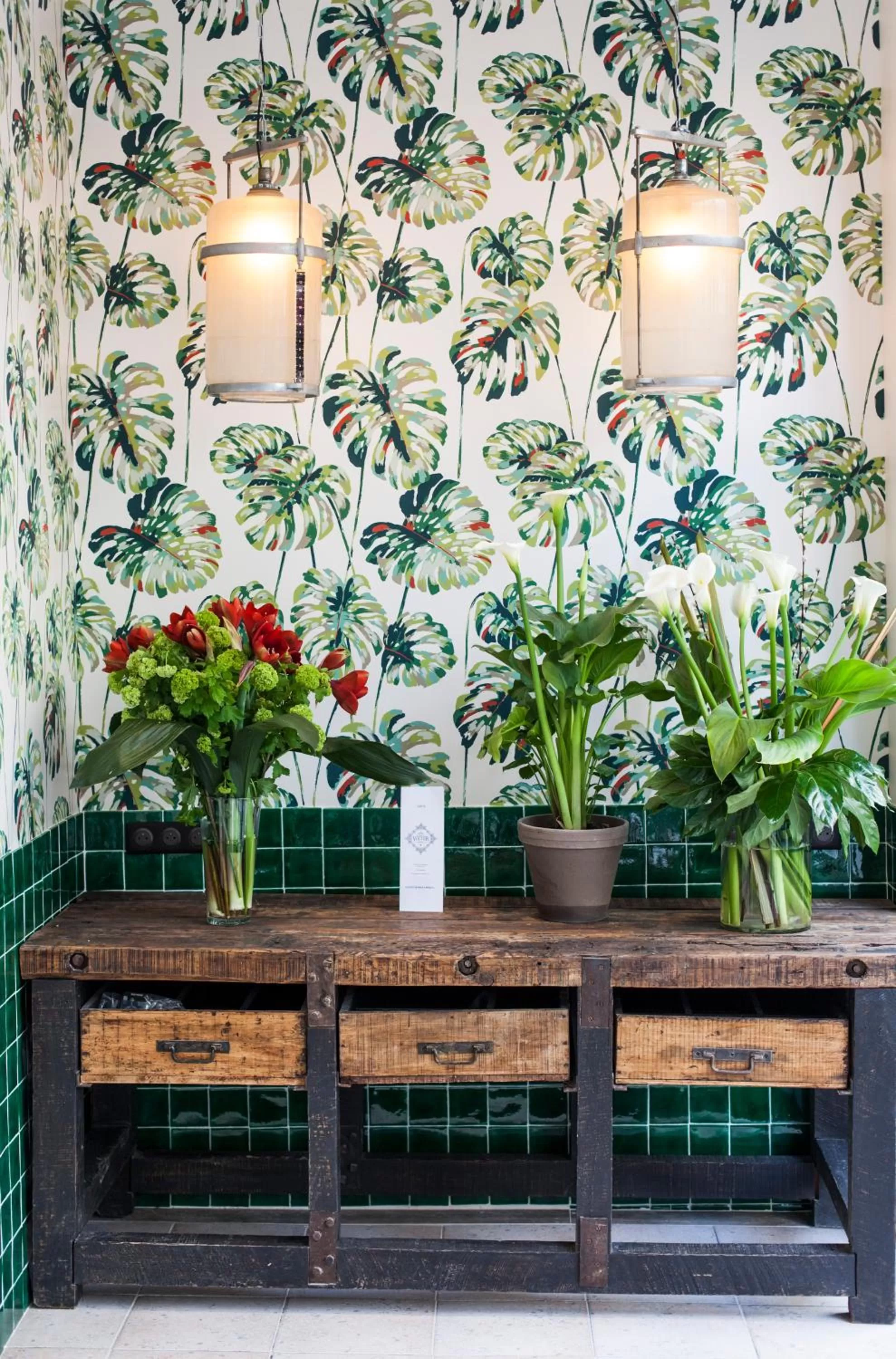 Restaurant/places to eat in Maison Volver