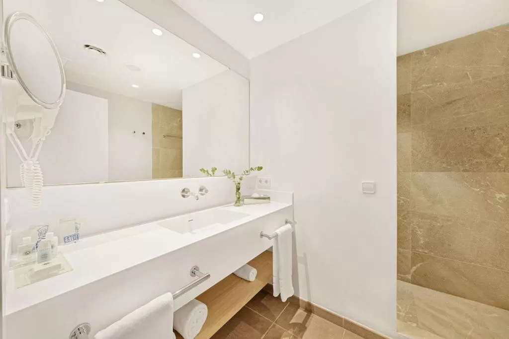 Bathroom in Hotel Villa Chiquita - Adults Only - Over 12