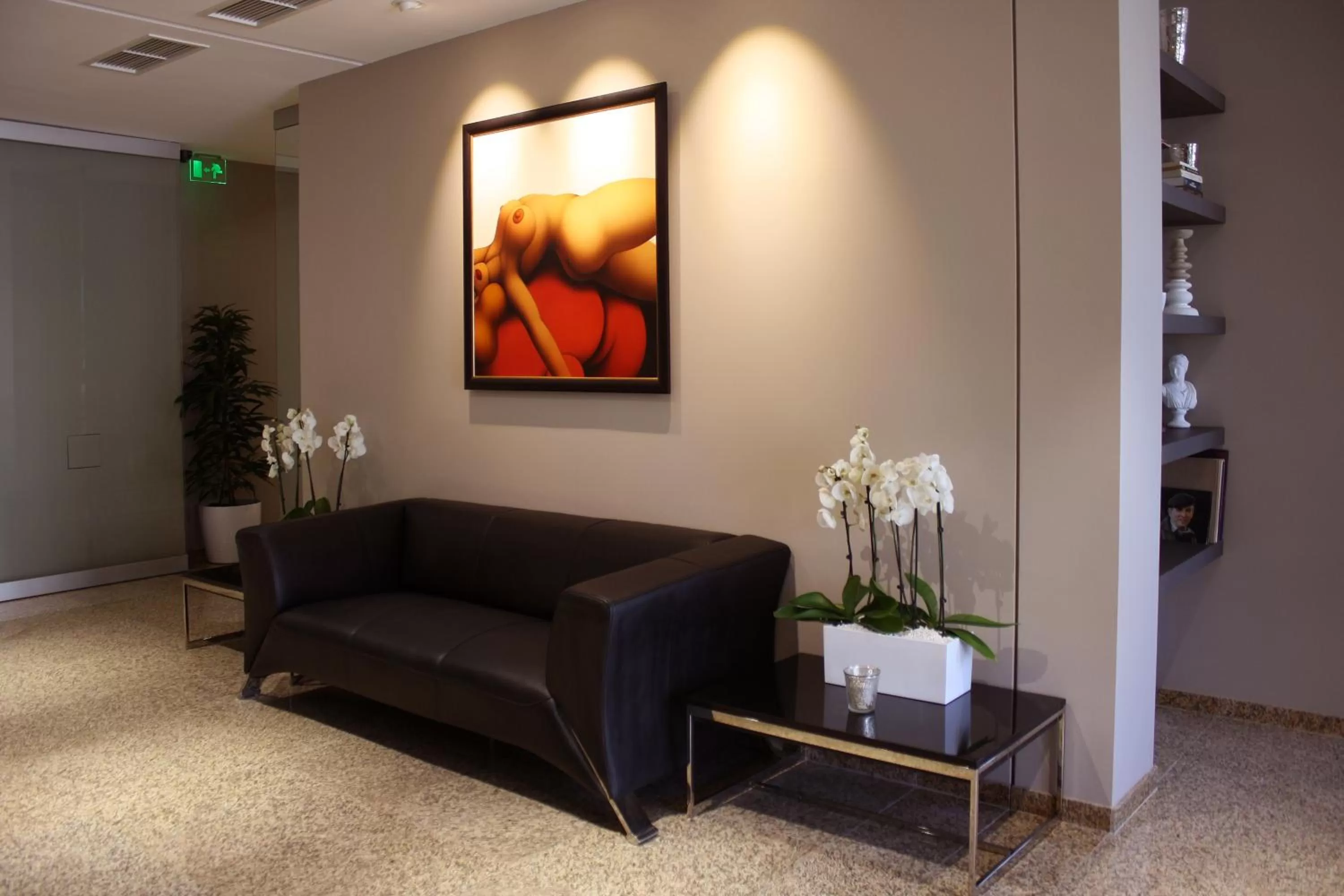 Lobby or reception in Best Western Plus Olives City Hotel - Free Pool & Parking