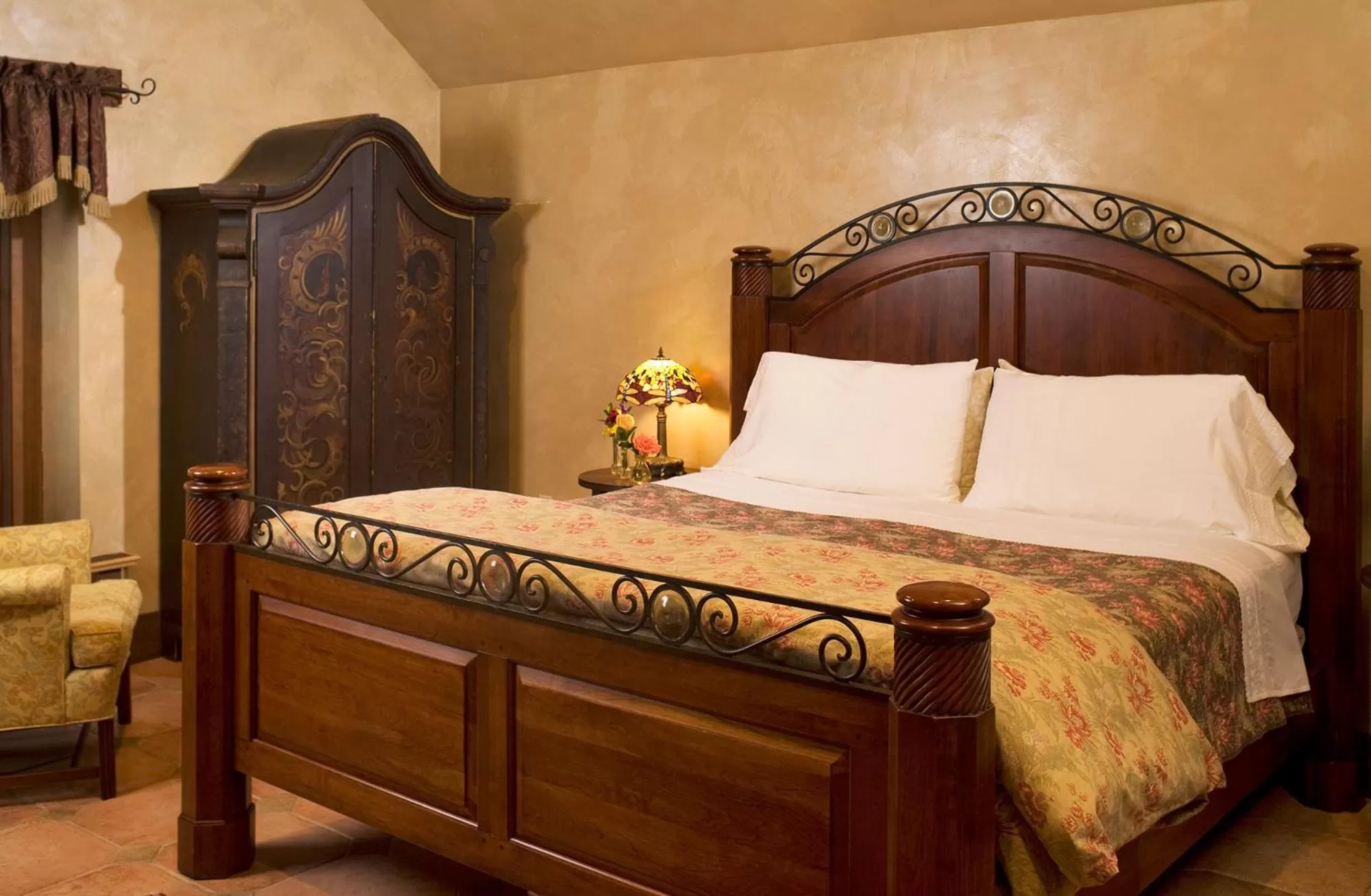 Bed in Hillbrook Inn & Spa