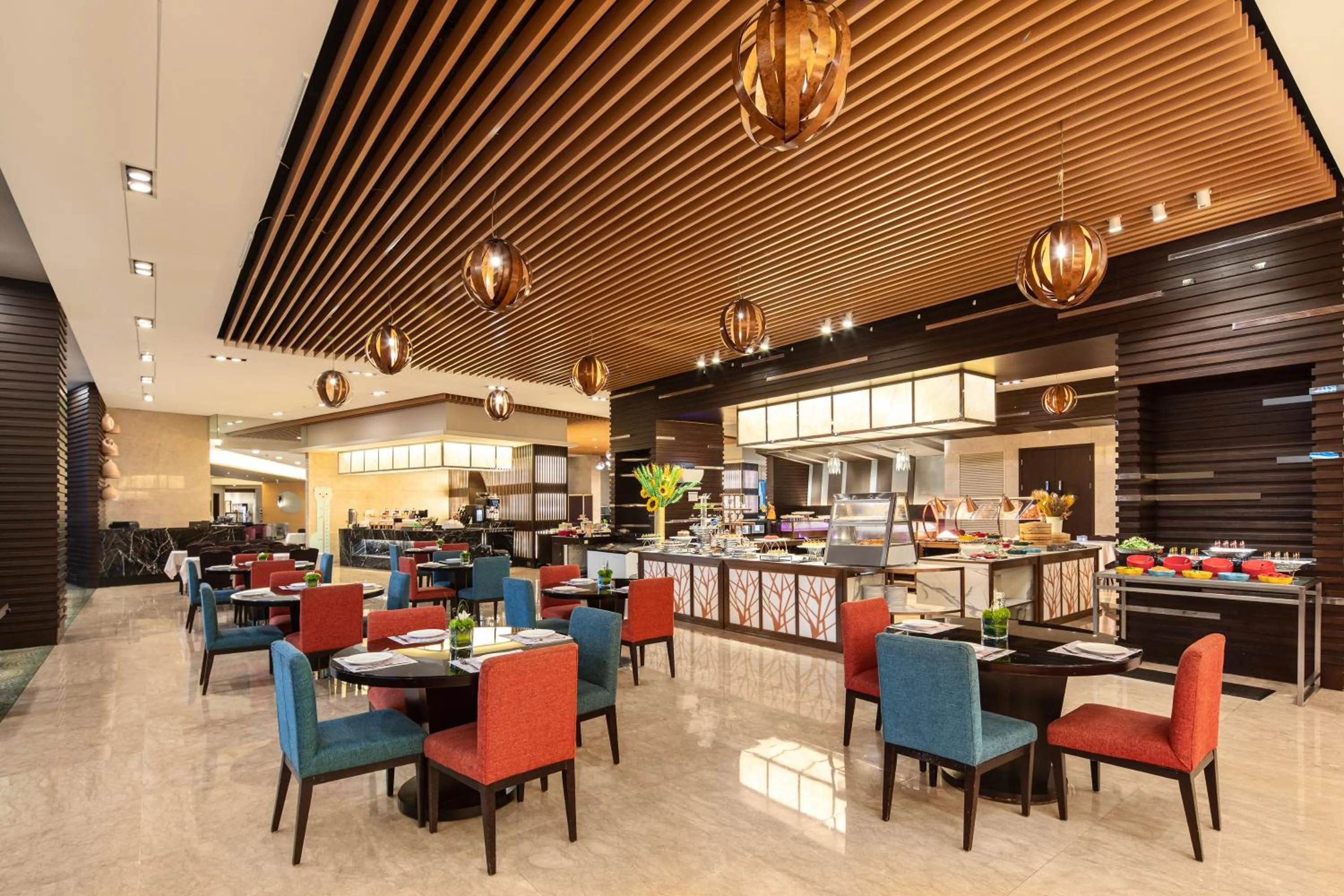 Restaurant/places to eat in Crowne Plaza Shanghai Xiayang Lake by IHG