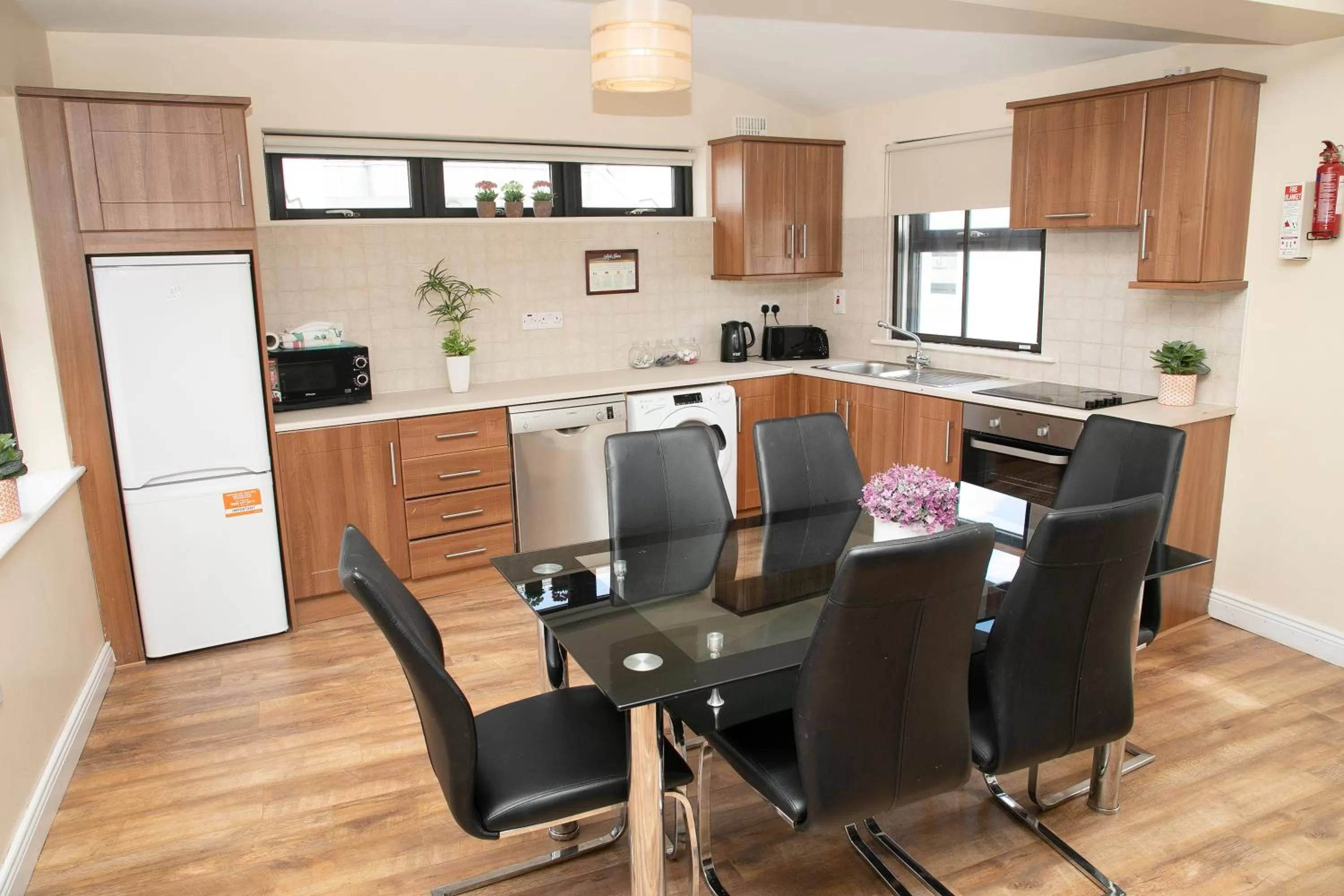 Kitchen or kitchenette in Arch House B&B & Apartments