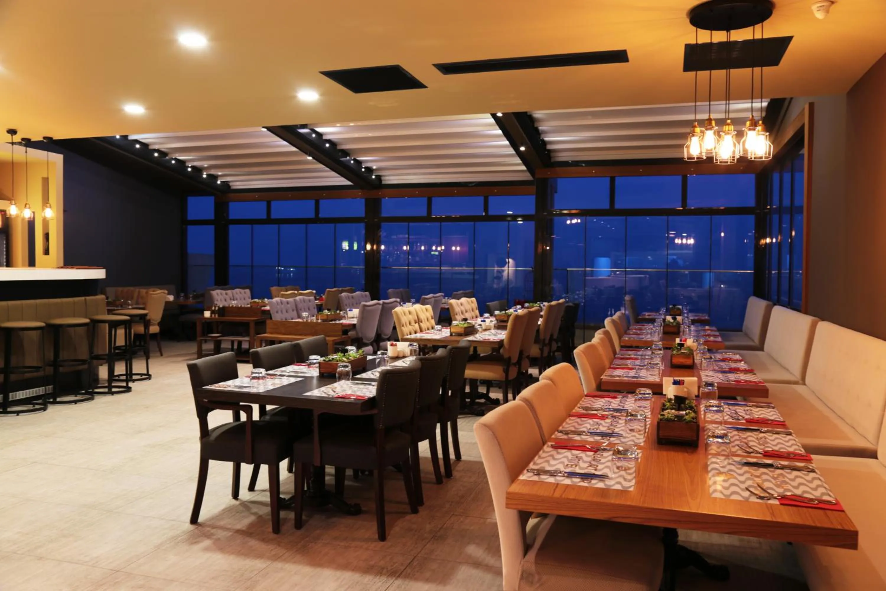 Food and drinks in Pasaport Pier Hotel