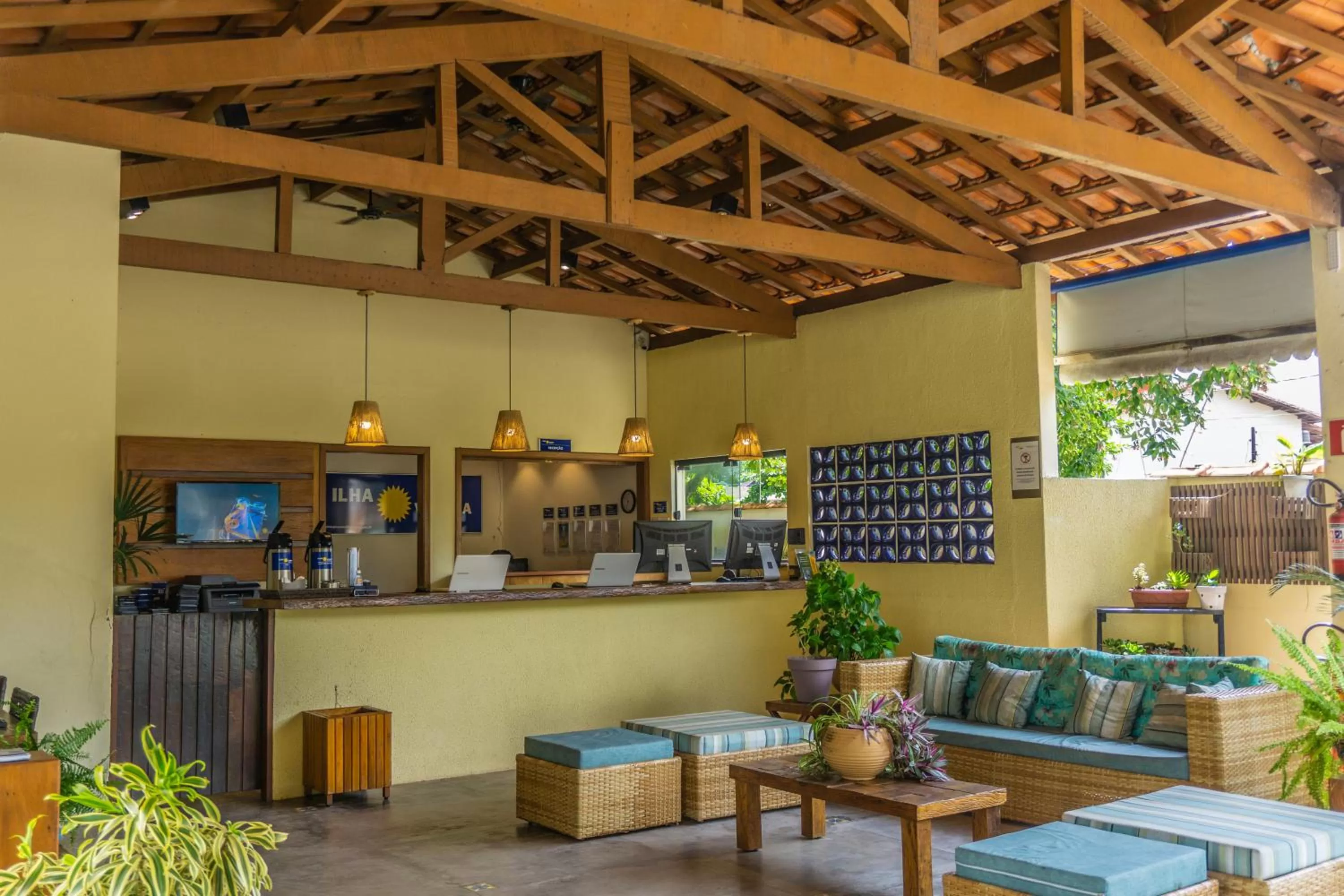 Seating area, Restaurant/Places to Eat in Pousada Ilha Vitoria