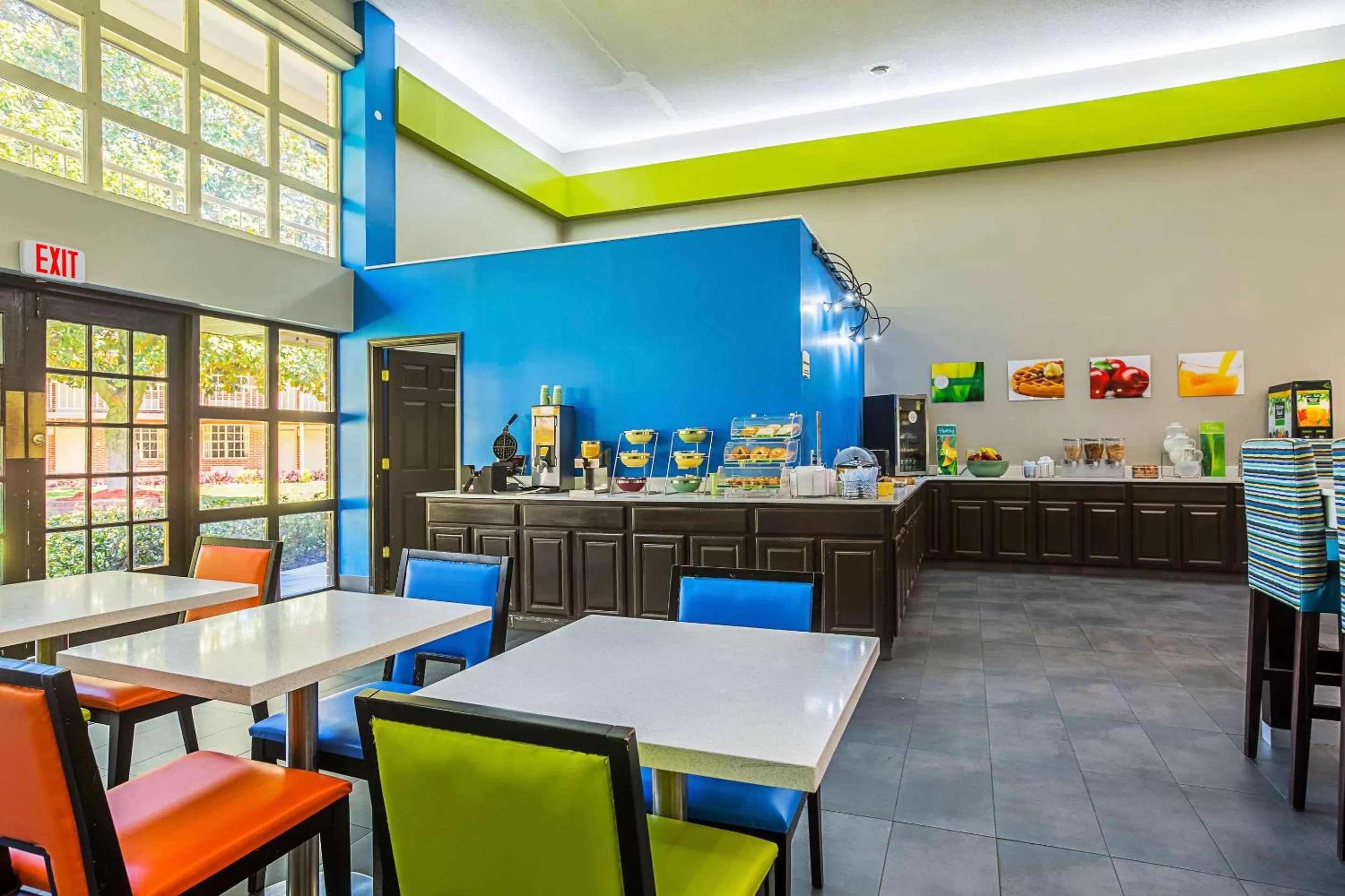 Restaurant/places to eat in Quality Inn Atlanta Northeast I-85