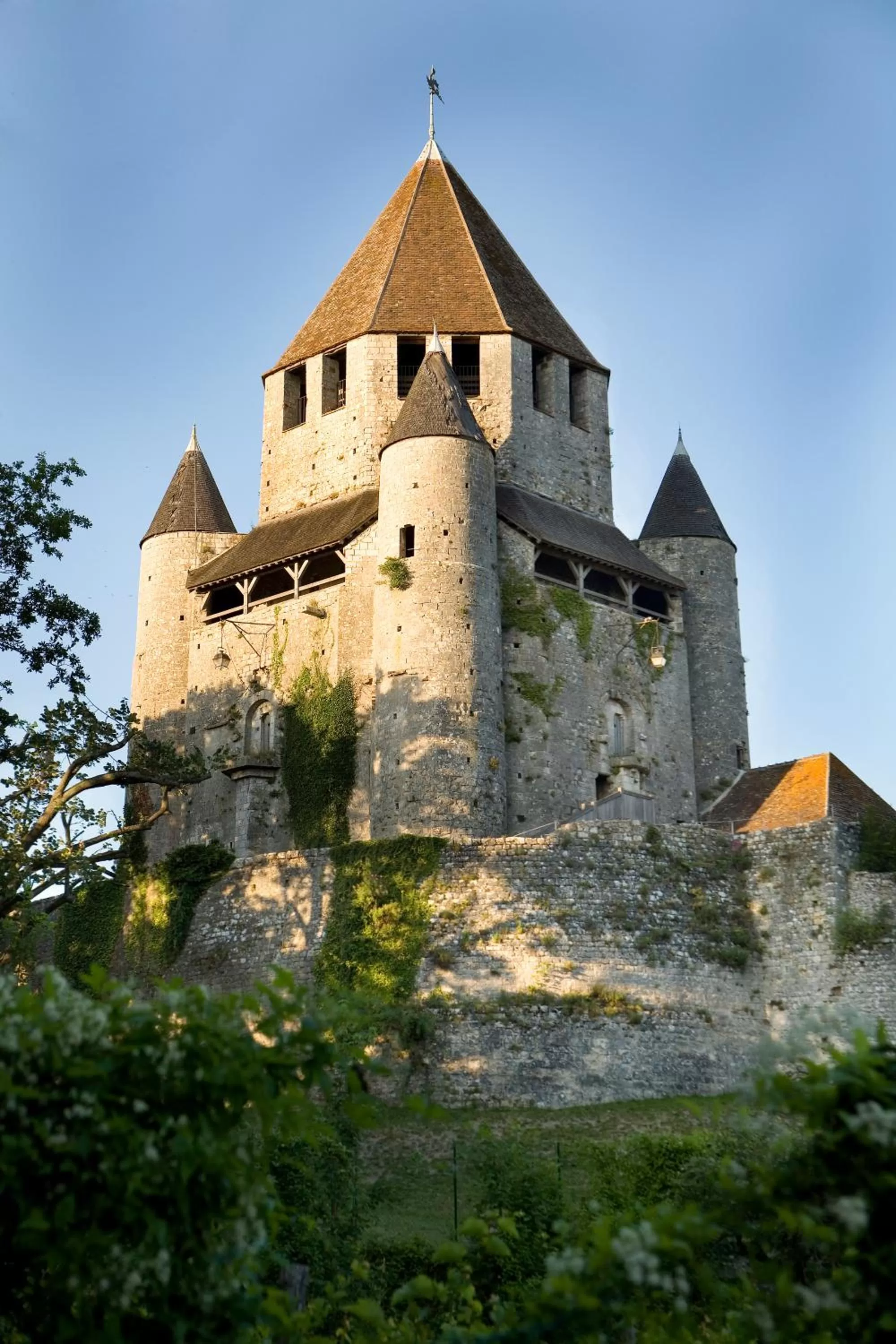 Nearby landmark in Hôtel Aux Vieux Remparts