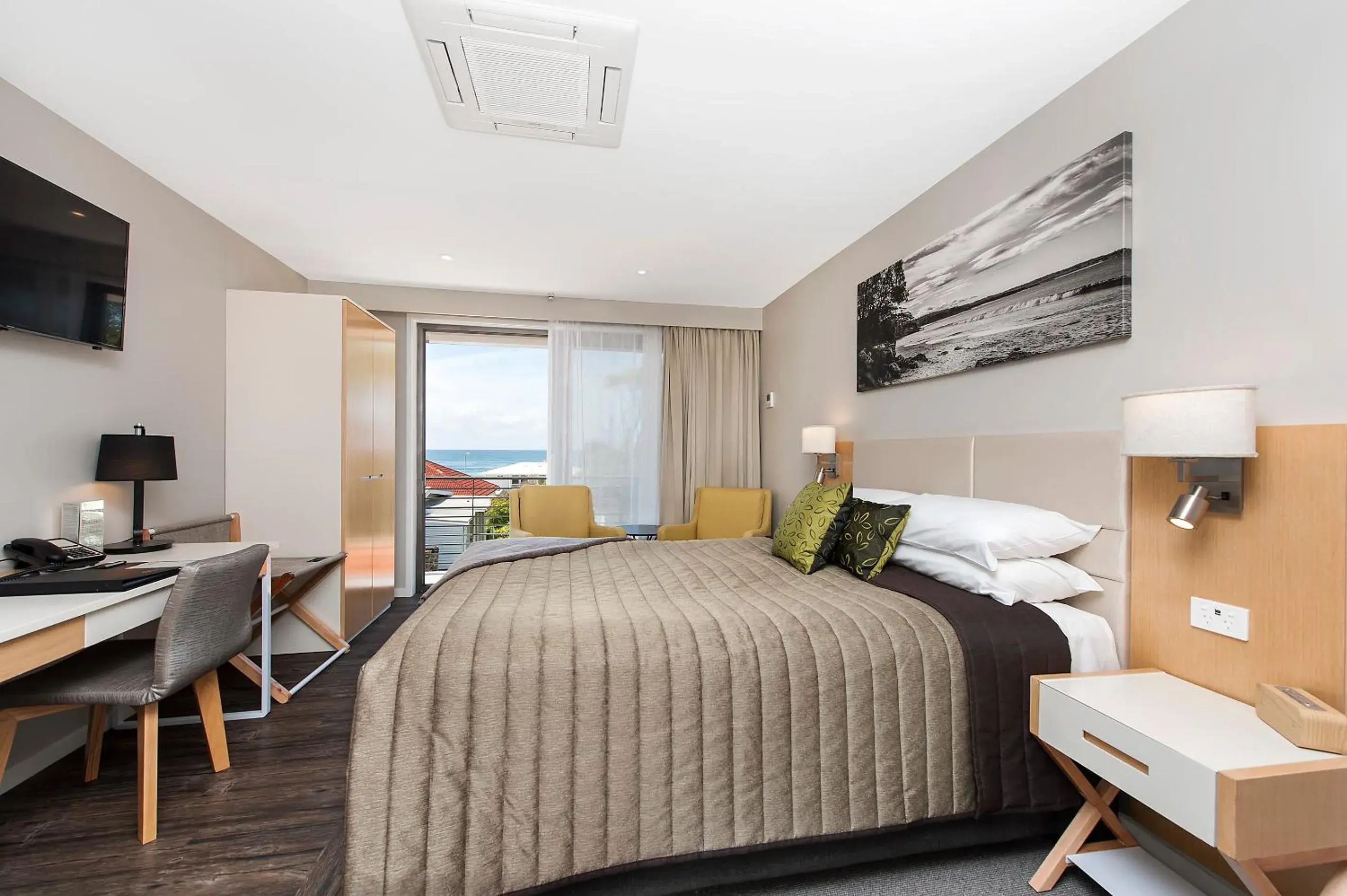 Queen Studio in Allure On Ocean Motel - Mollymook Beach Queen Studio in Allure On Ocean Motel - Mollymook Beach