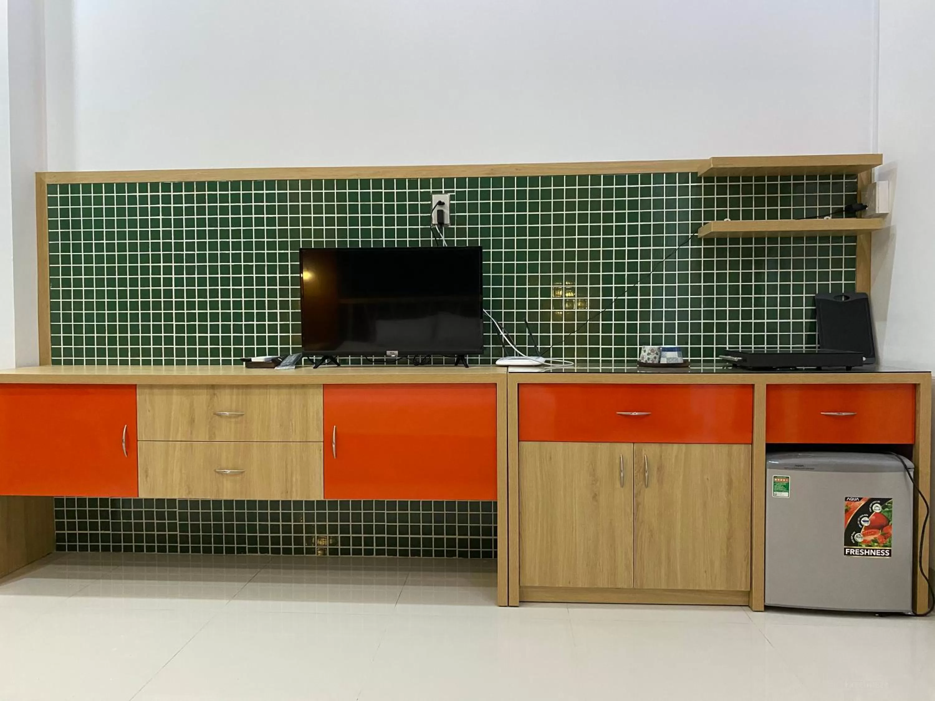 Kitchen/Kitchenette in Emerald Boutique Stay 2